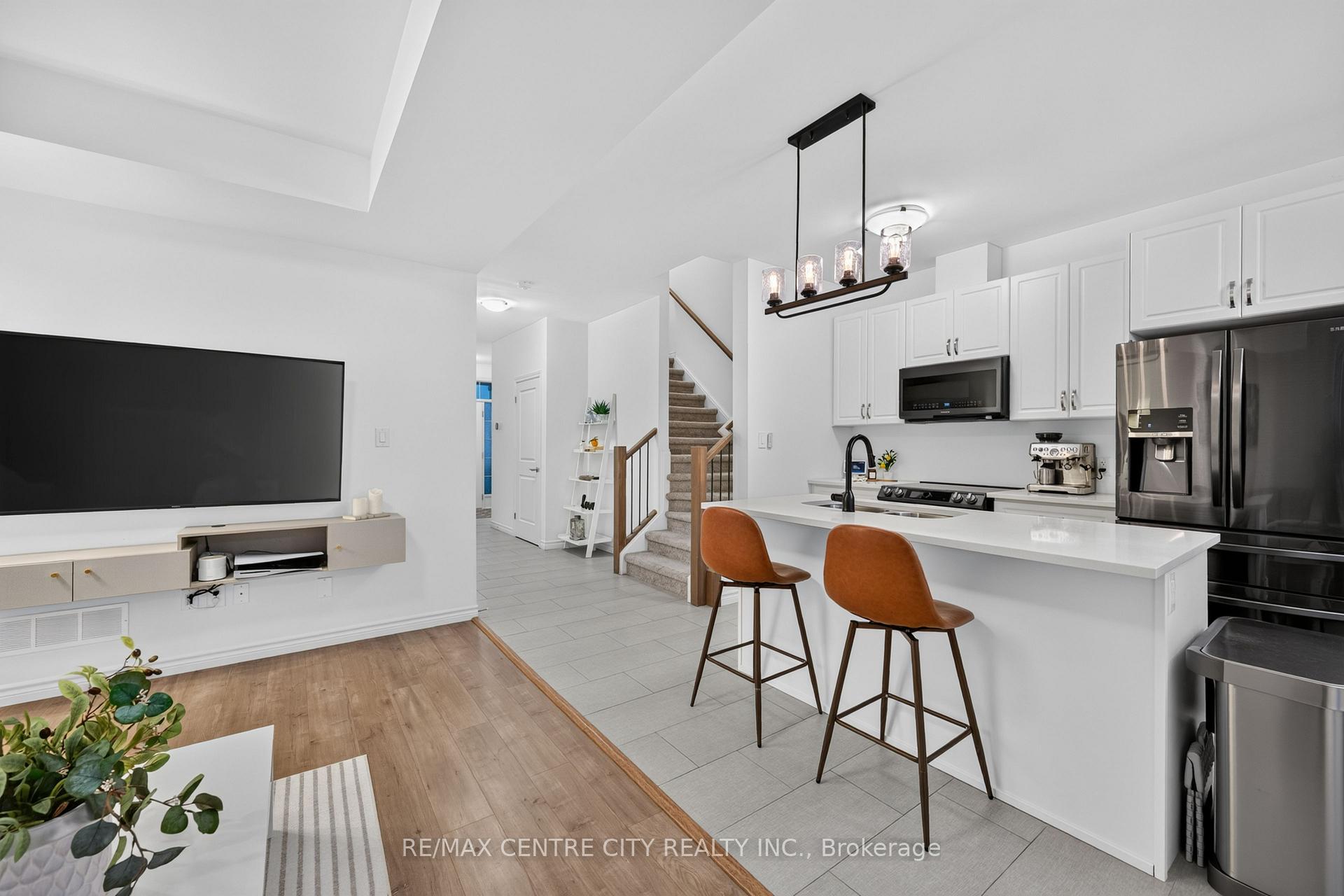 Photo 27 of 1740 Finley Crescent, London, North I — HOMEH
