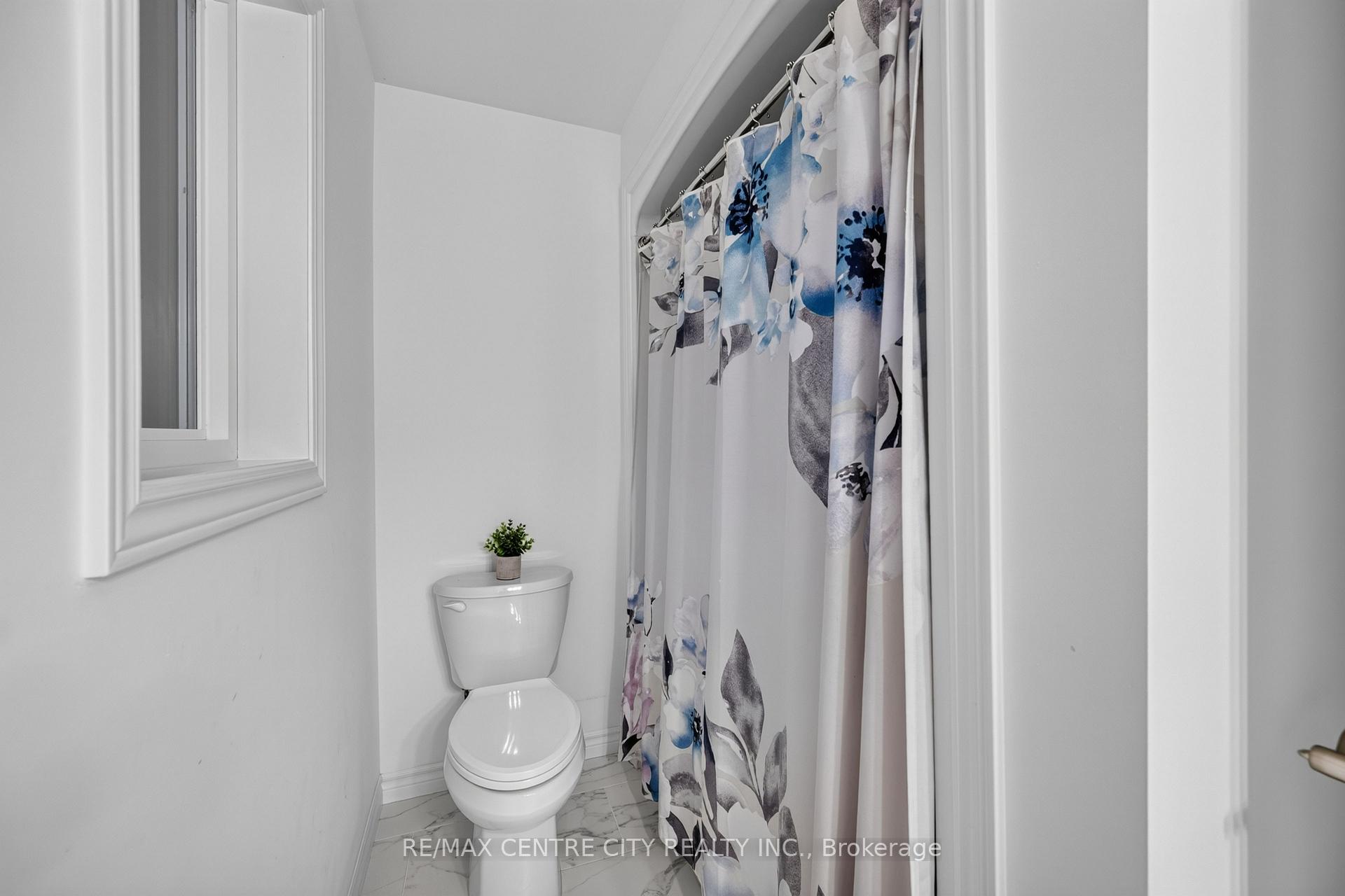 Photo 29 of 1740 Finley Crescent, London, North I — HOMEH