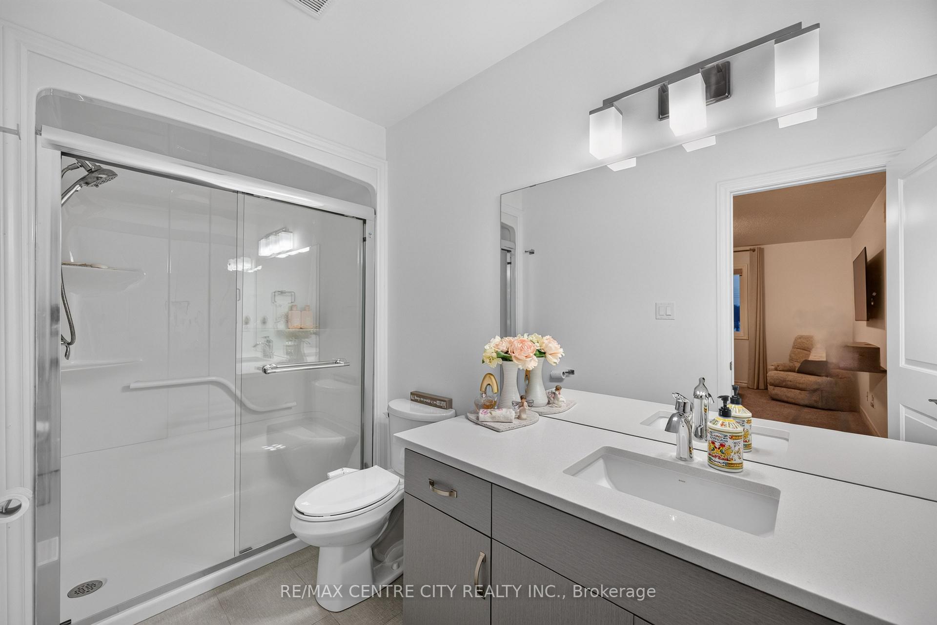 Photo 38 of 1740 Finley Crescent, London, North I — HOMEH