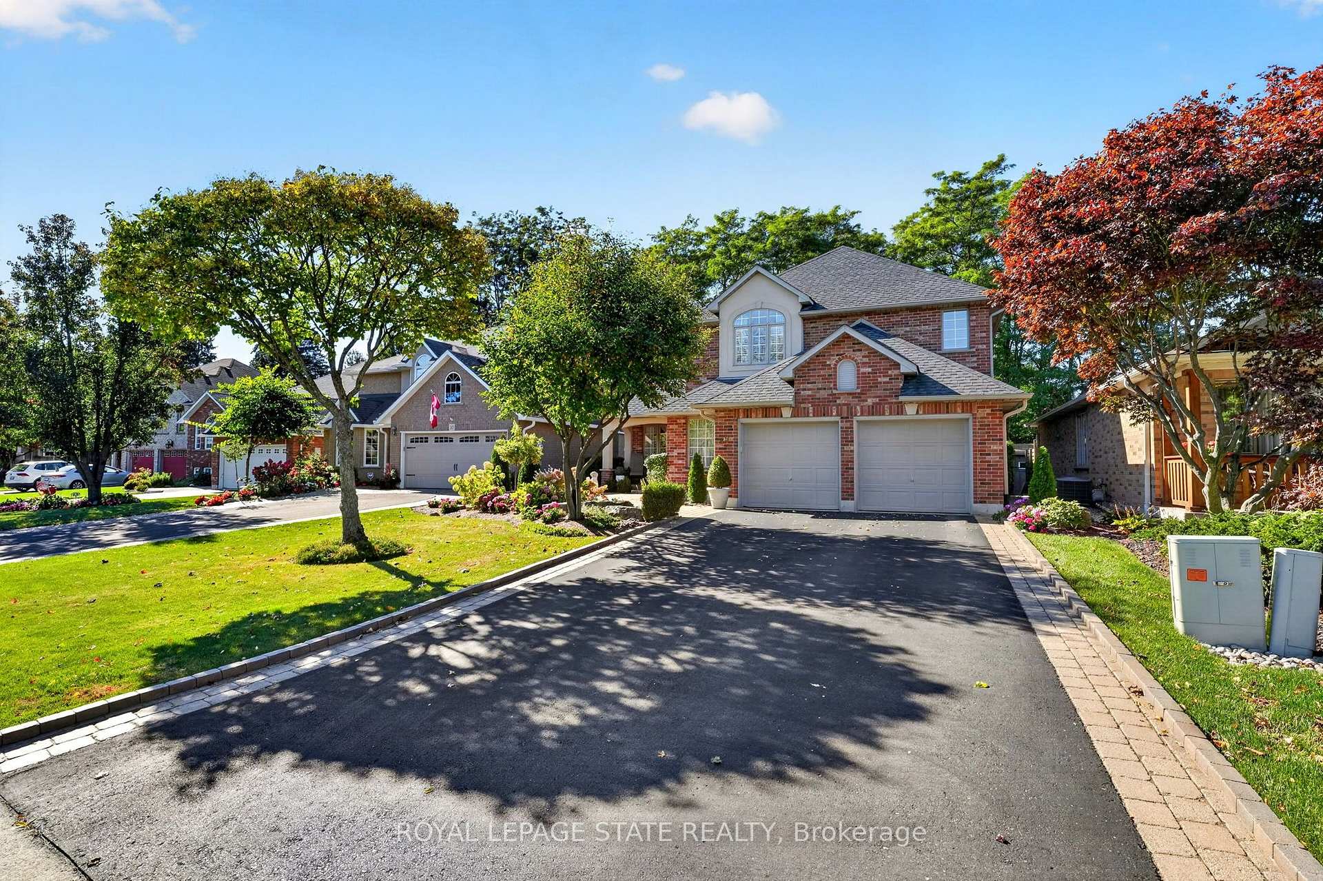 Photo 2 of 39 Bellstone Lane, Hamilton, Mount Hope — HOMEH