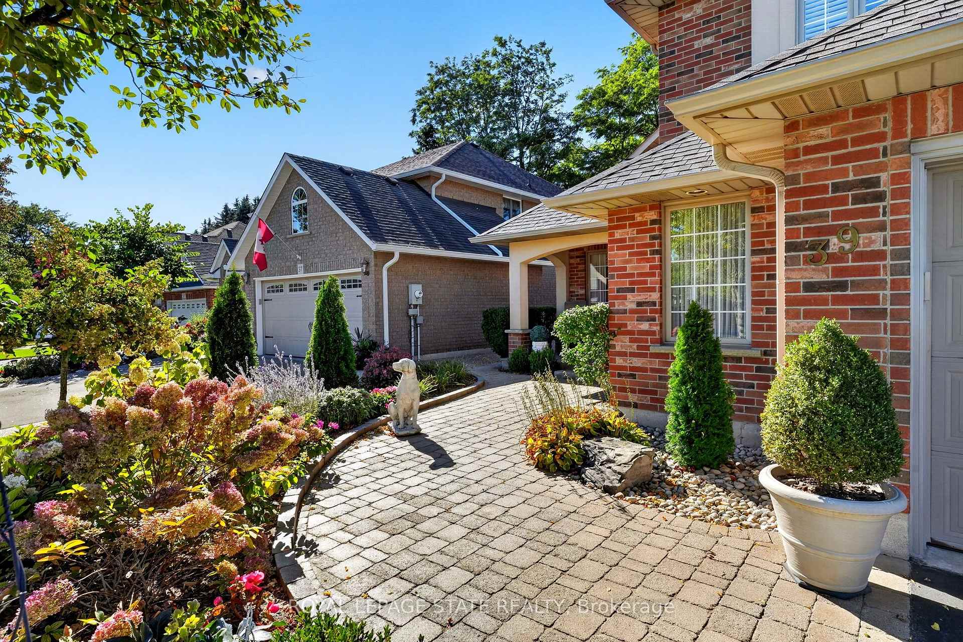 Photo 5 of 39 Bellstone Lane, Hamilton, Mount Hope — HOMEH