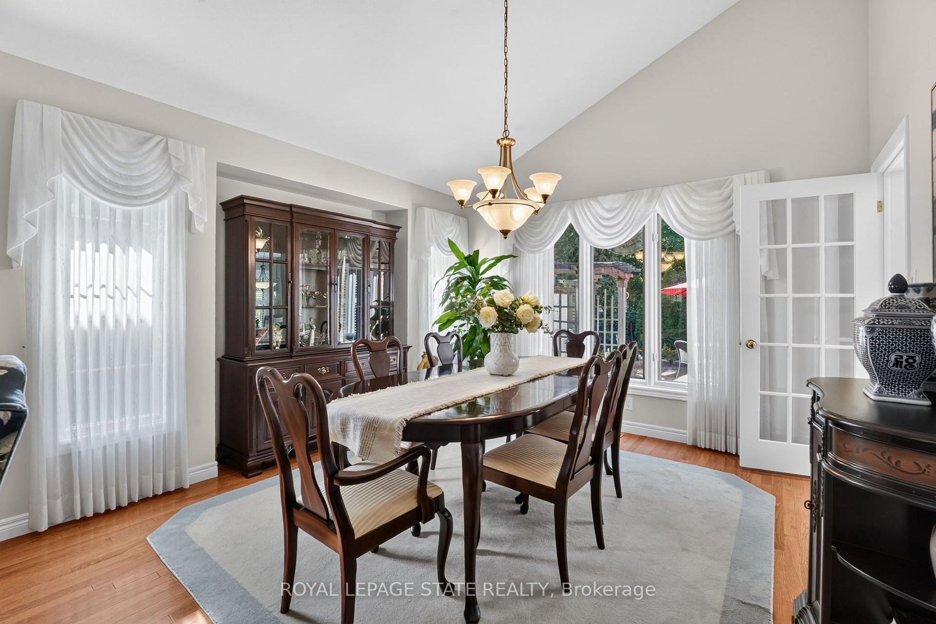 Photo 16 of 39 Bellstone Lane, Hamilton, Mount Hope — HOMEH