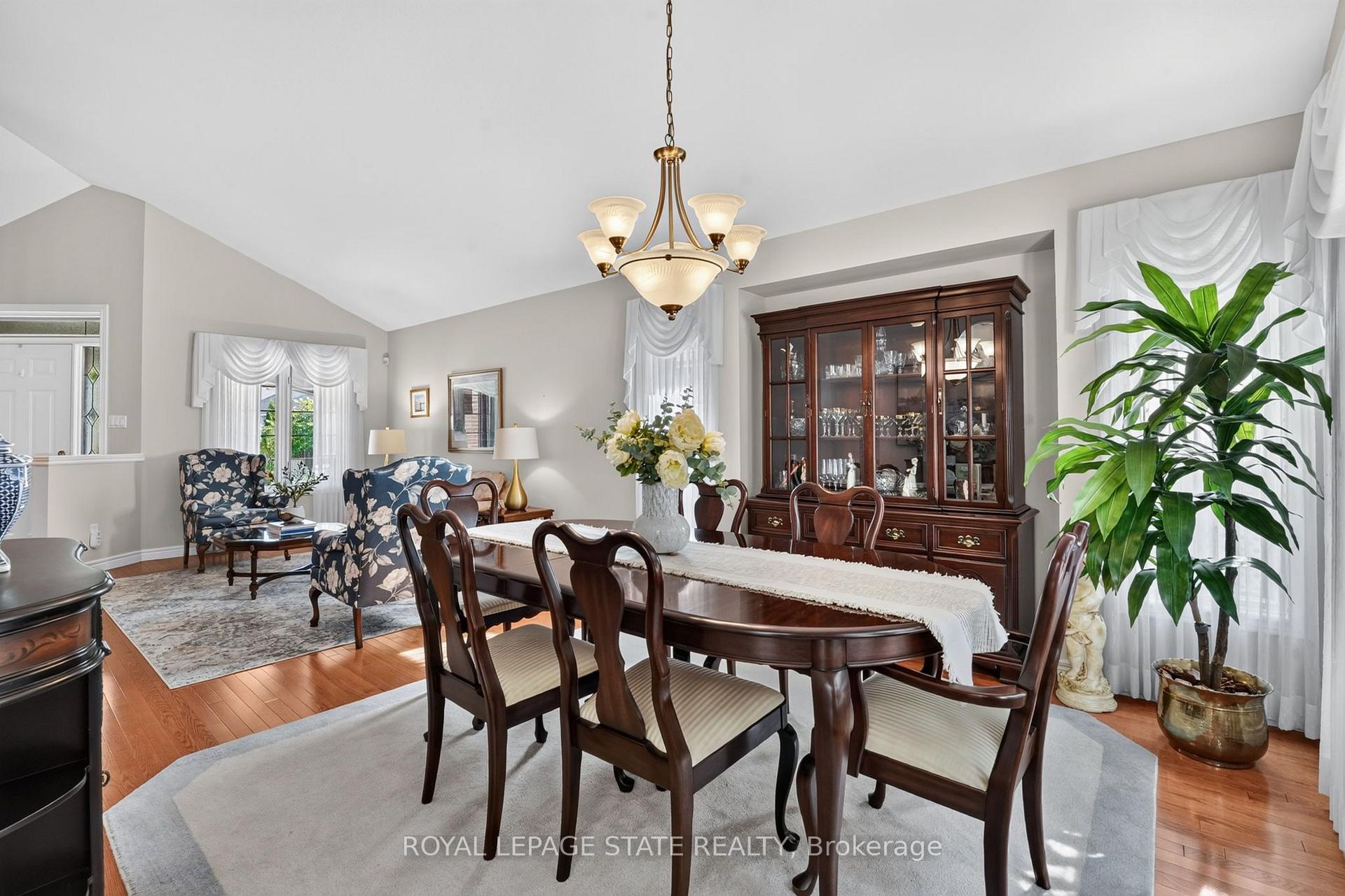 Photo 17 of 39 Bellstone Lane, Hamilton, Mount Hope — HOMEH
