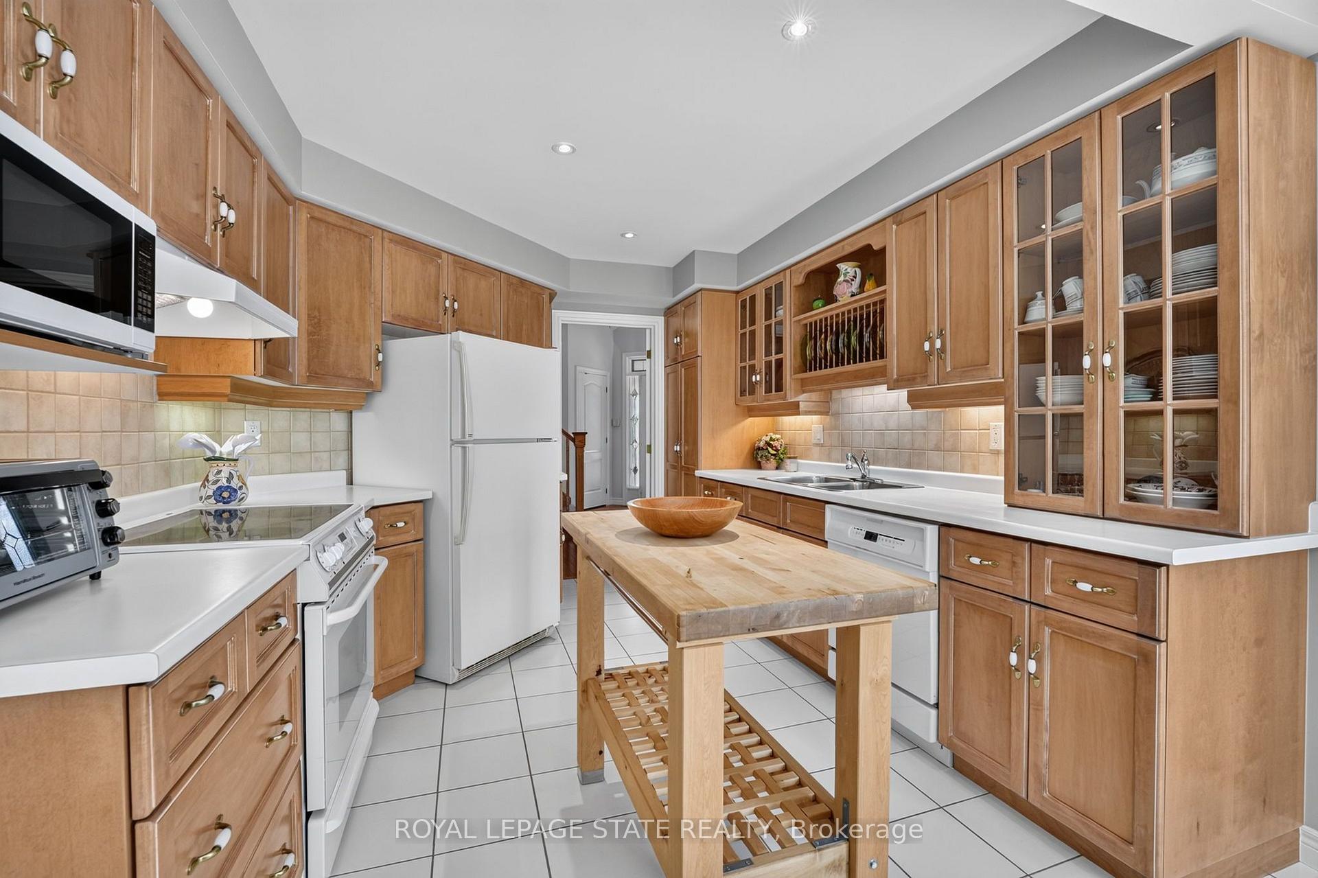 Photo 22 of 39 Bellstone Lane, Hamilton, Mount Hope — HOMEH