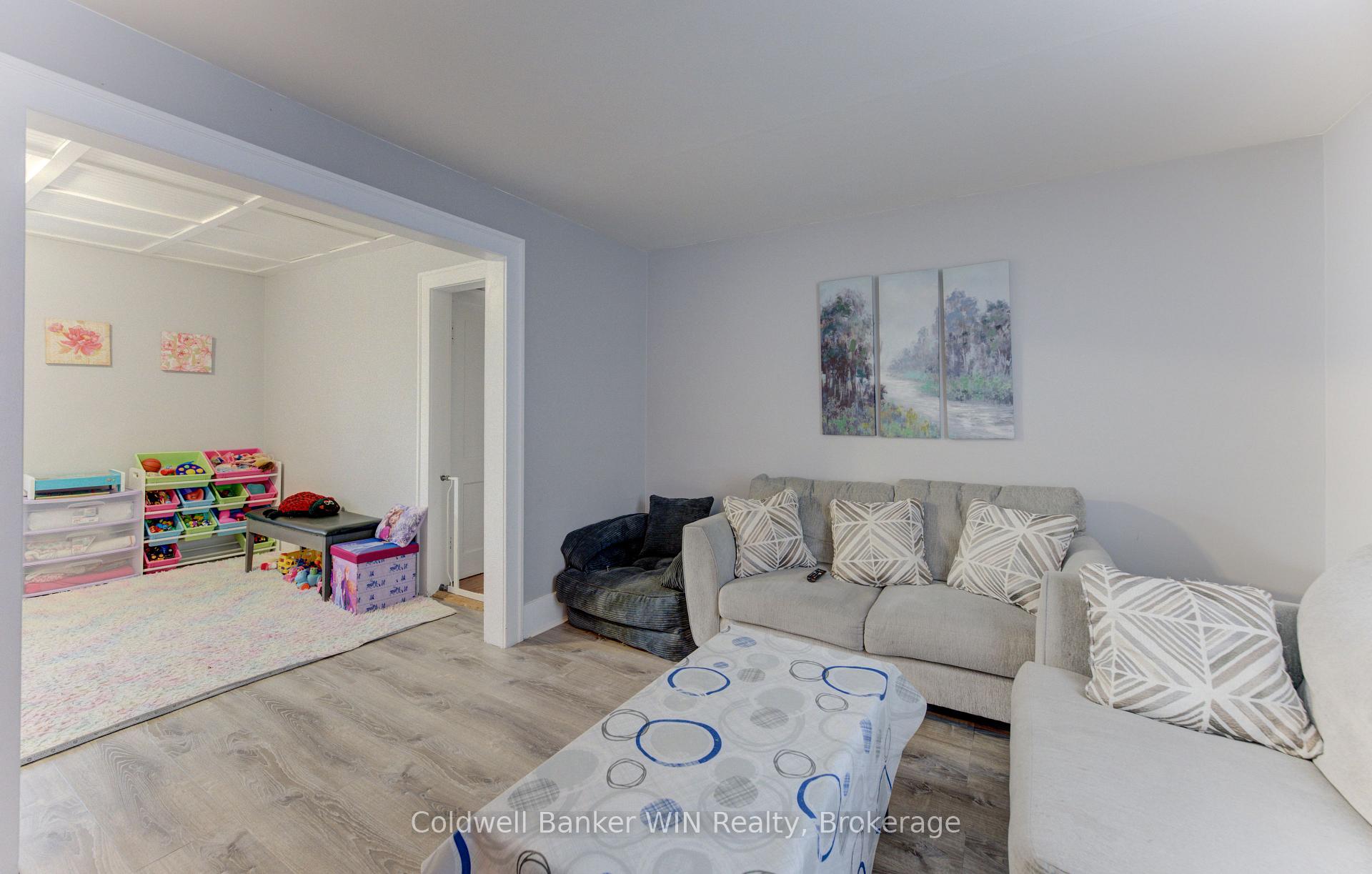 Photo 7 of 160 Queen Street E, Wellington North, Mount Forest — HOMEH