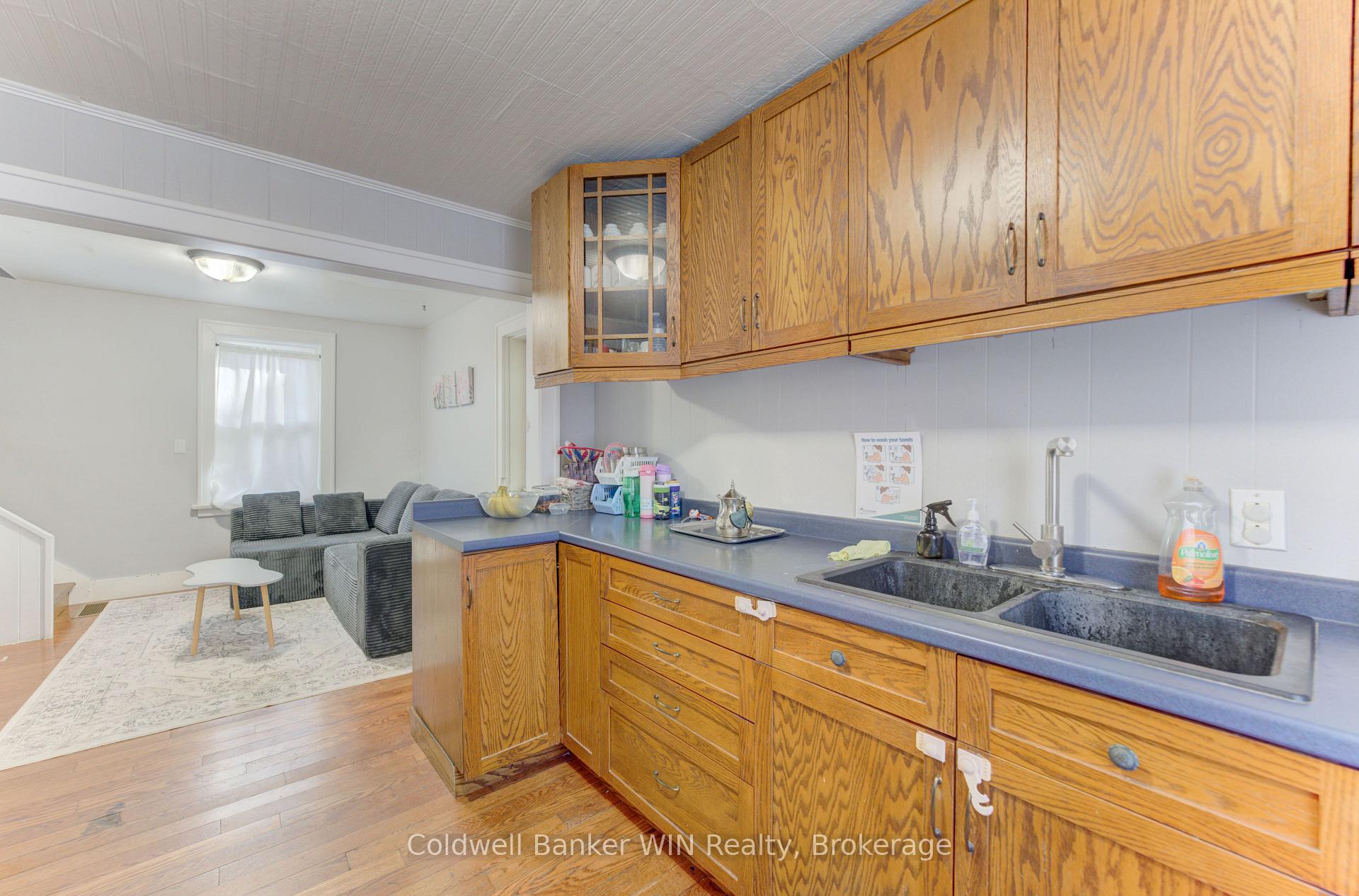 Photo 12 of 160 Queen Street E, Wellington North, Mount Forest — HOMEH