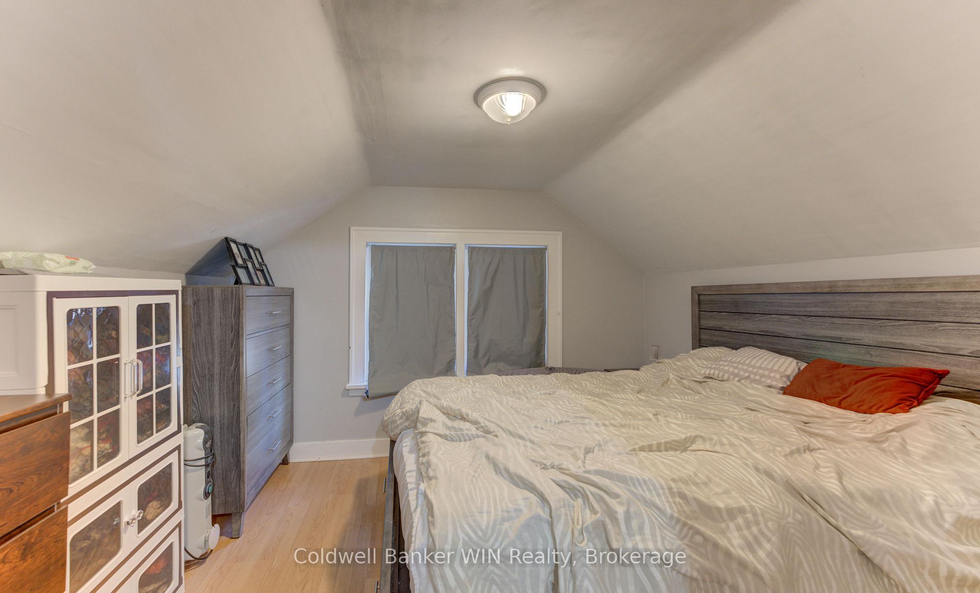 Photo 15 of 160 Queen Street E, Wellington North, Mount Forest — HOMEH