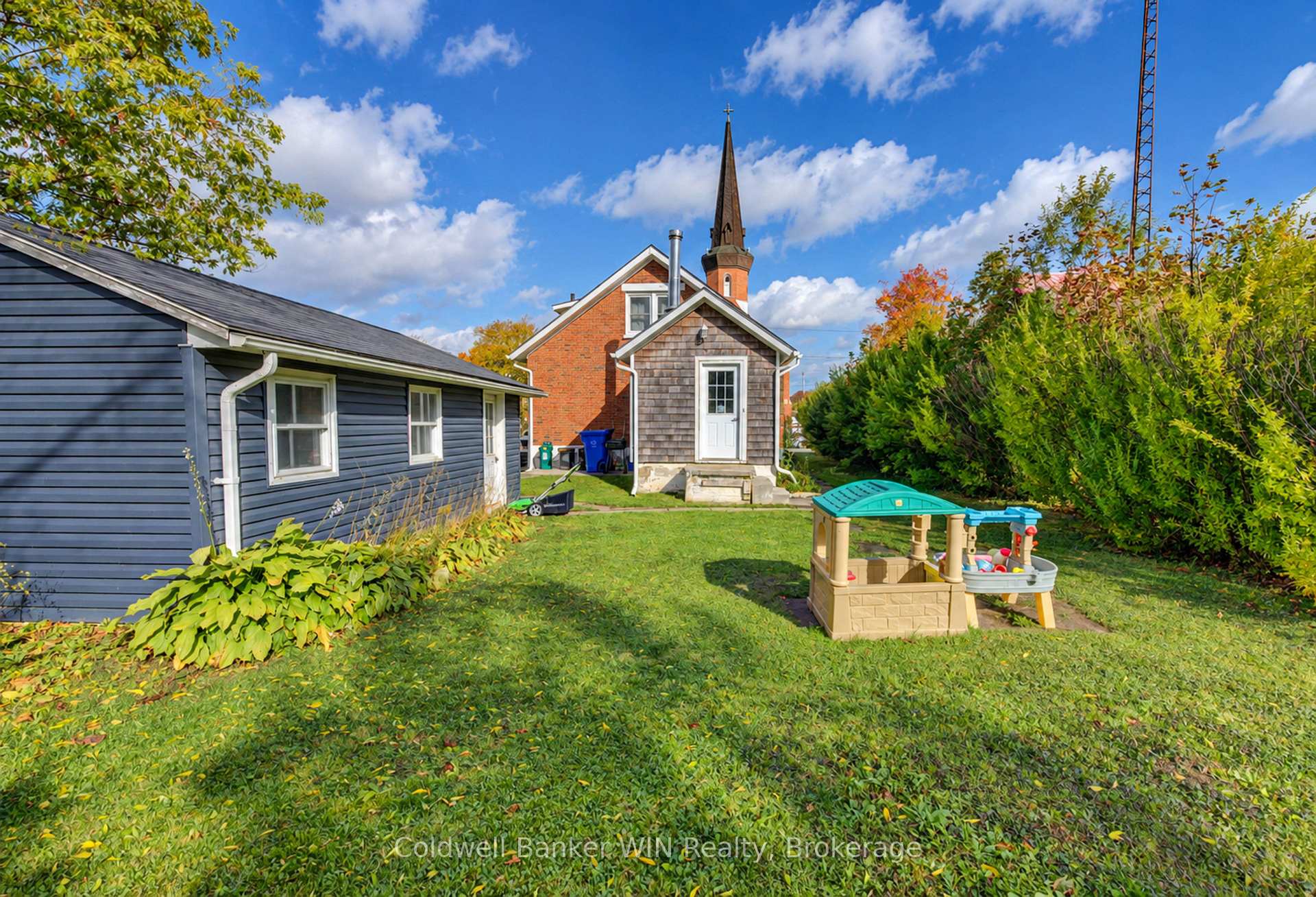 Photo 21 of 160 Queen Street E, Wellington North, Mount Forest — HOMEH
