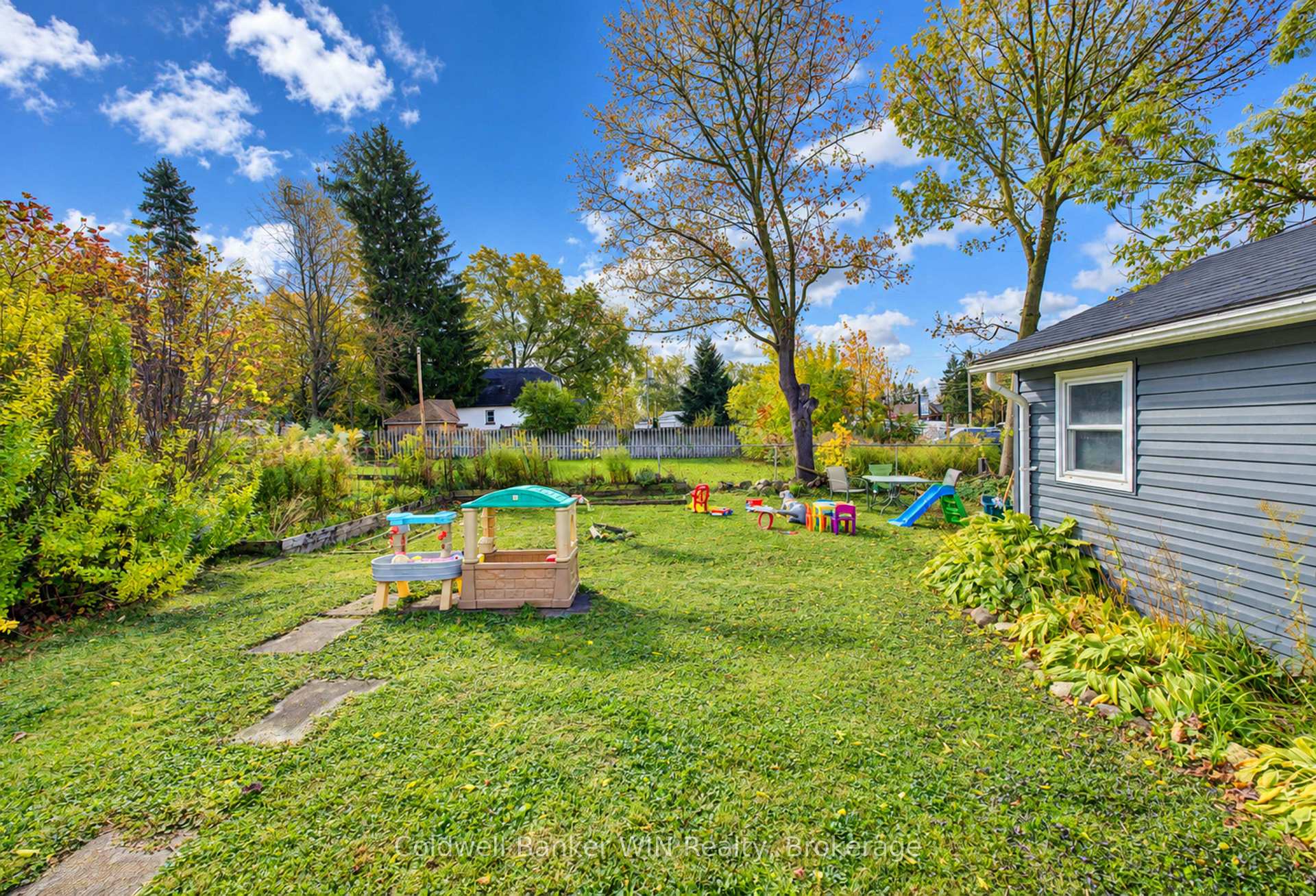Photo 23 of 160 Queen Street E, Wellington North, Mount Forest — HOMEH
