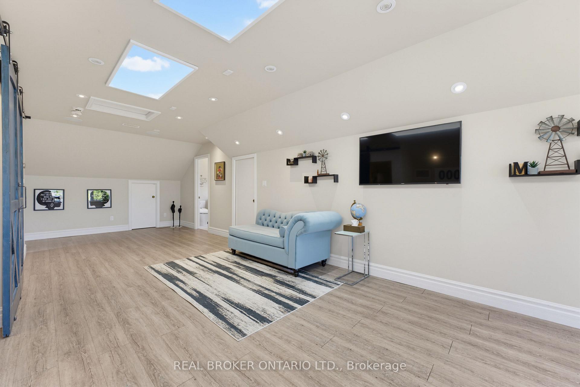 Photo 22 of 70 Deer Ridge Crescent, Kitchener, Pioneer Tower West — HOMEH