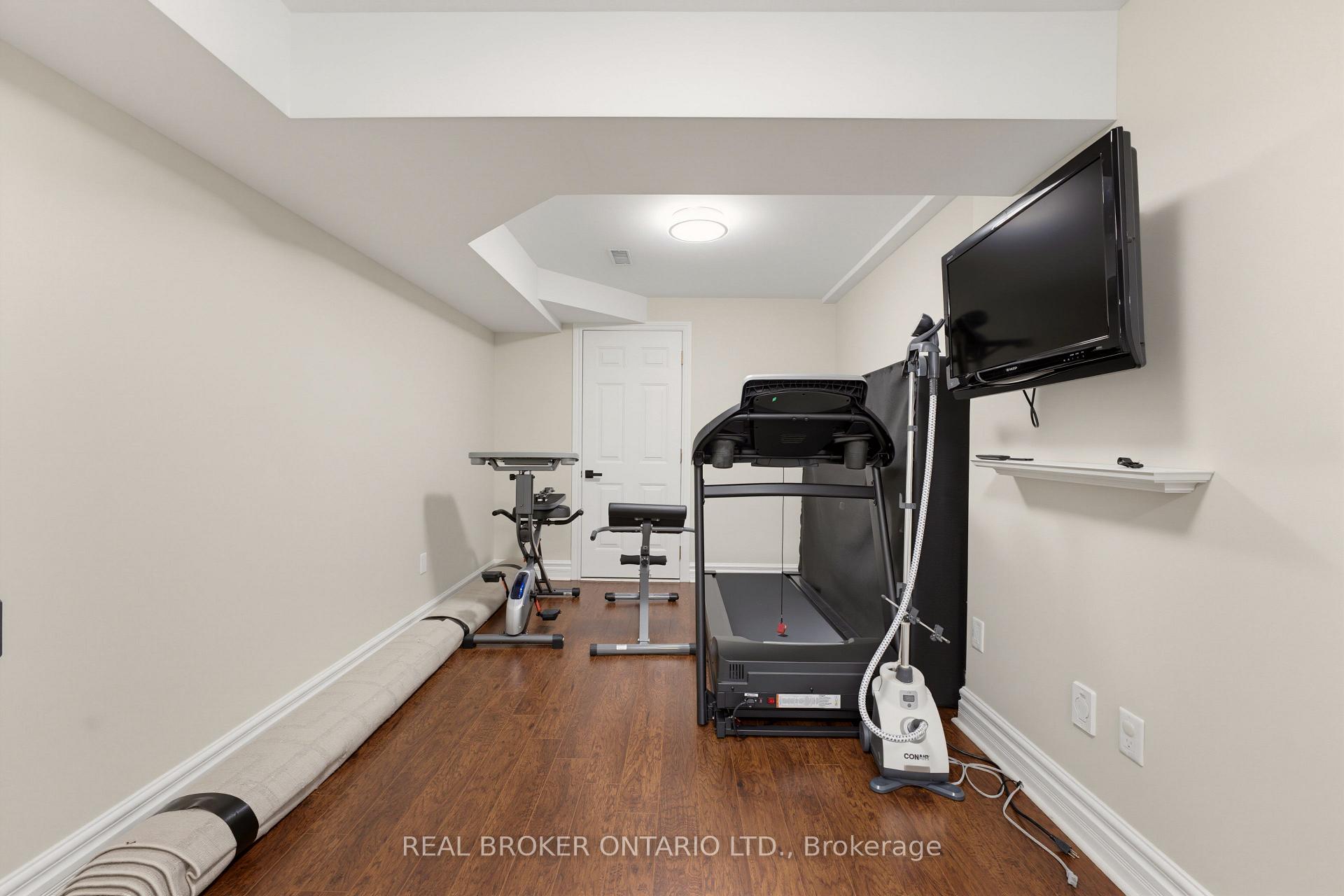 Photo 35 of 70 Deer Ridge Crescent, Kitchener, Pioneer Tower West — HOMEH