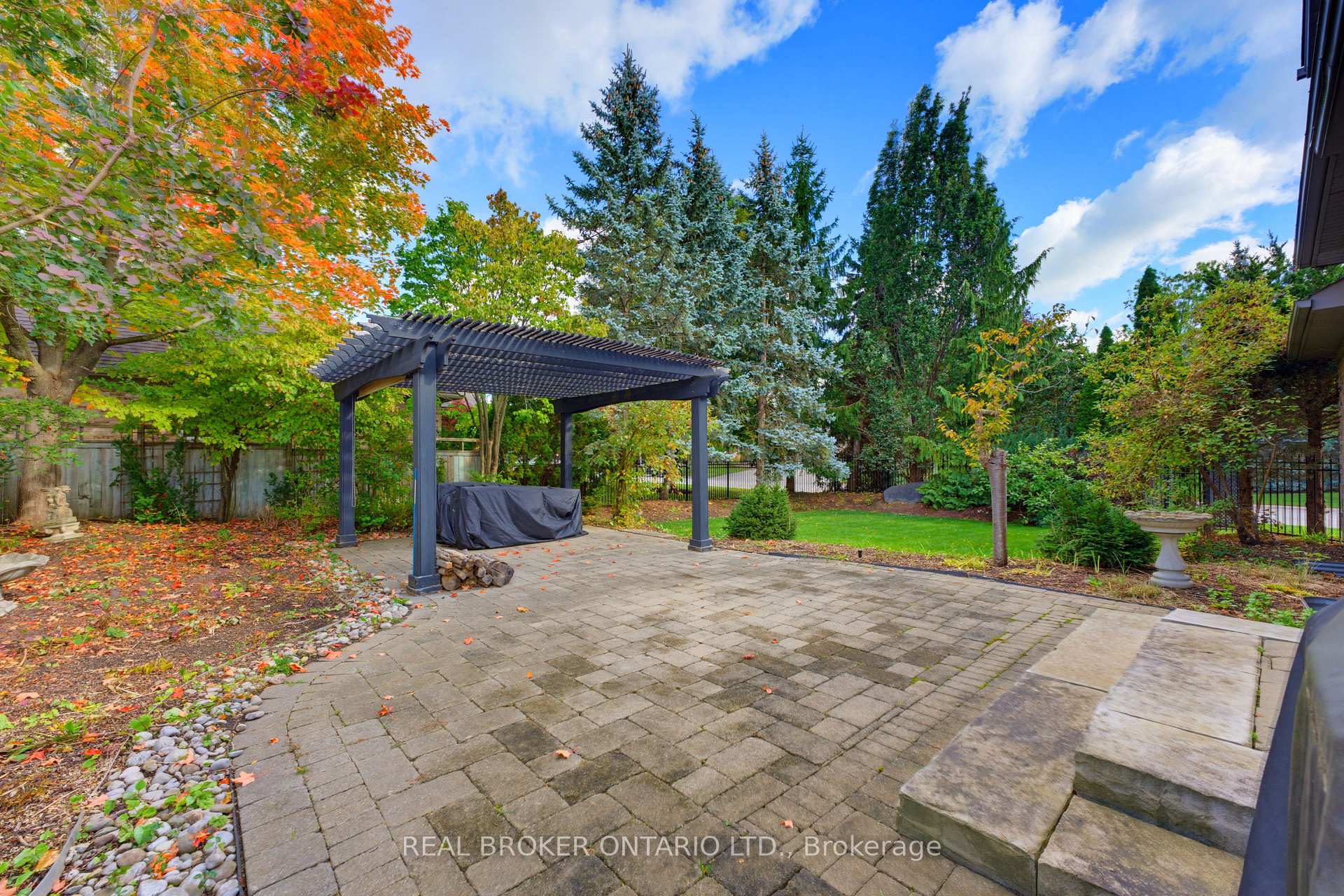 Photo 36 of 70 Deer Ridge Crescent, Kitchener, Pioneer Tower West — HOMEH