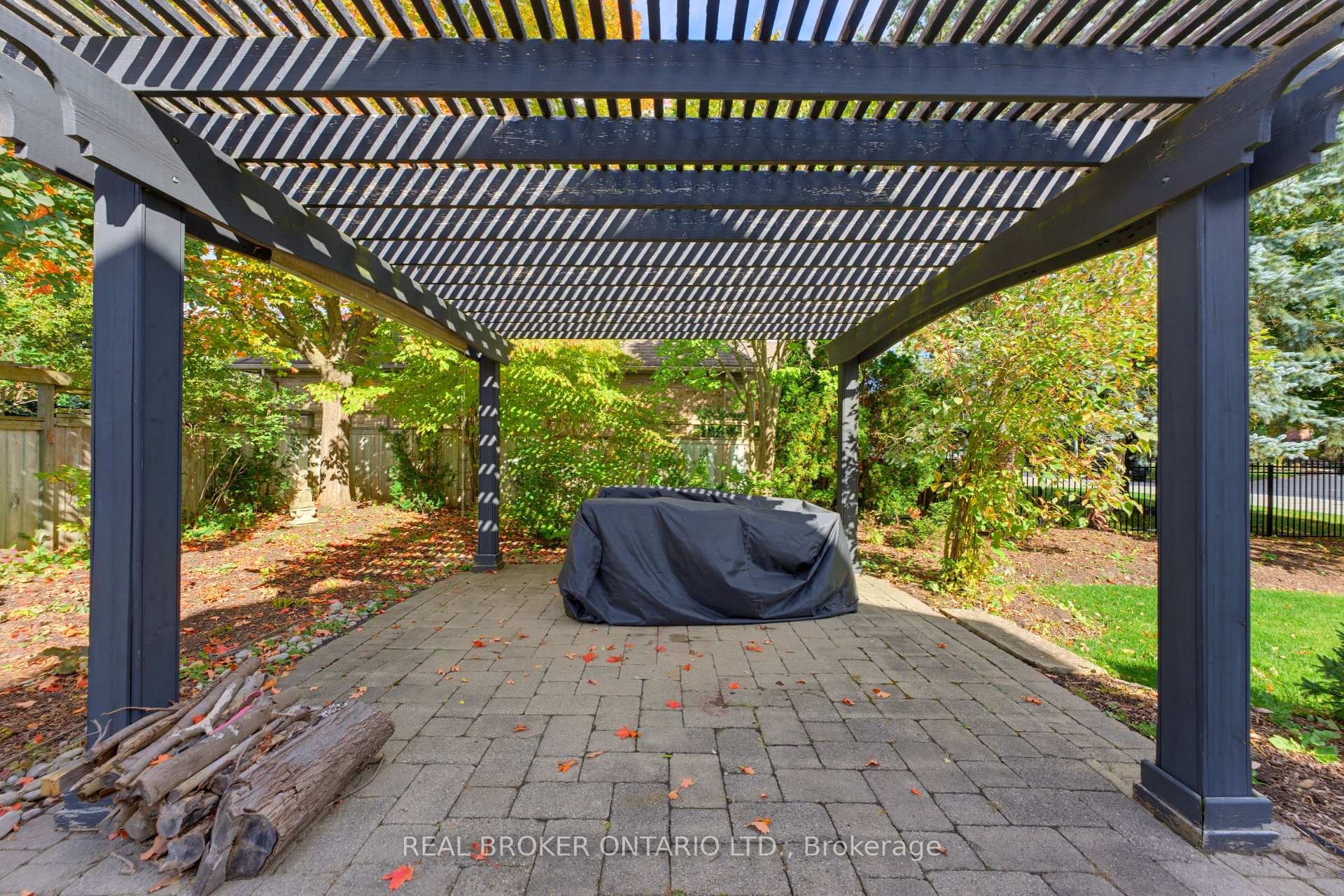 Photo 37 of 70 Deer Ridge Crescent, Kitchener, Pioneer Tower West — HOMEH