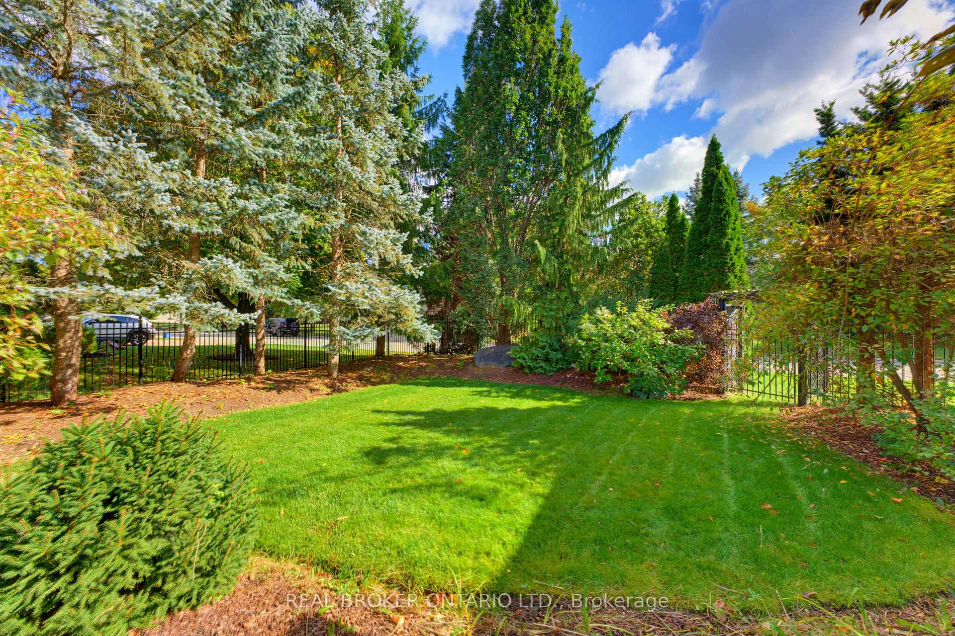 Photo 38 of 70 Deer Ridge Crescent, Kitchener, Pioneer Tower West — HOMEH