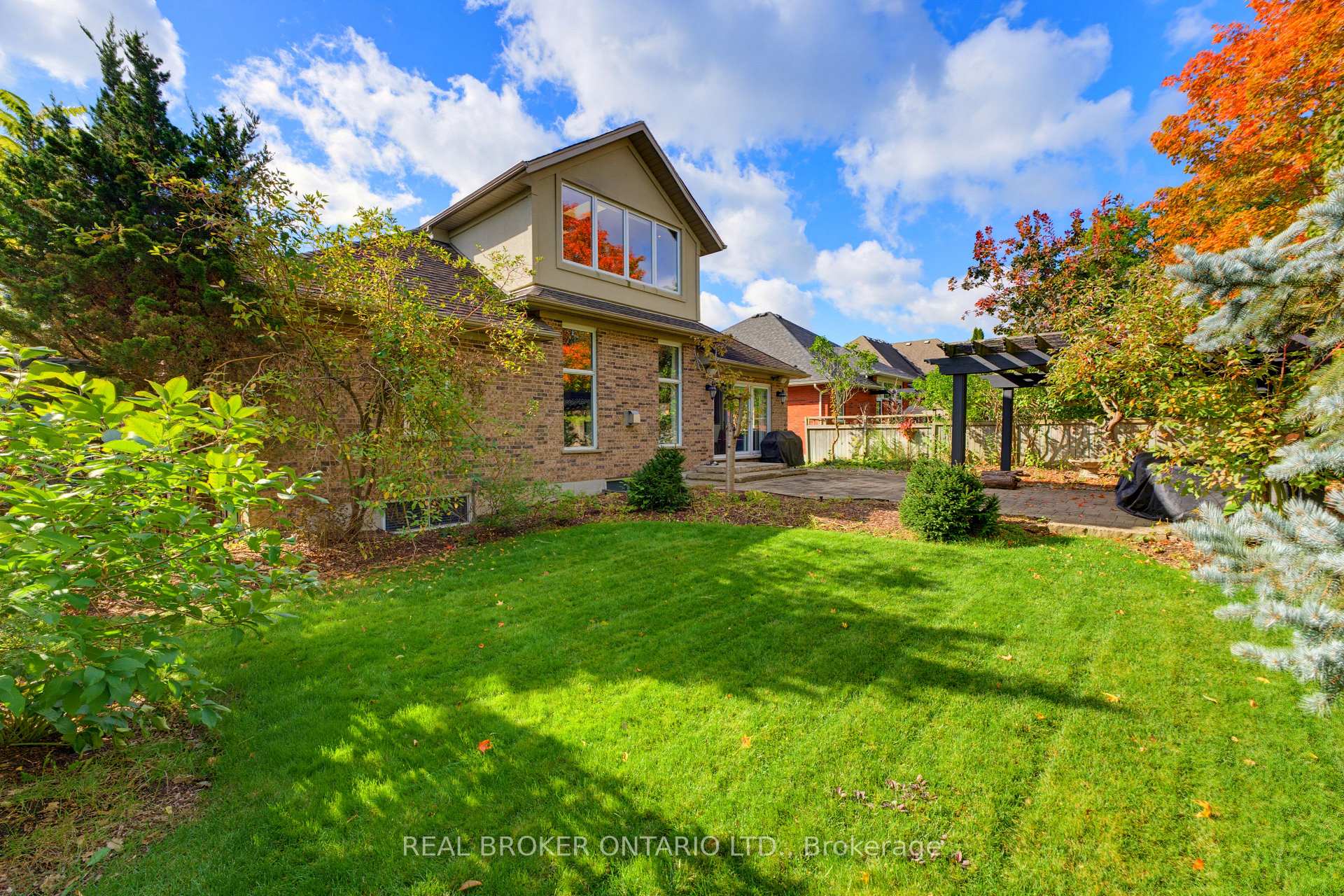 Photo 39 of 70 Deer Ridge Crescent, Kitchener, Pioneer Tower West — HOMEH