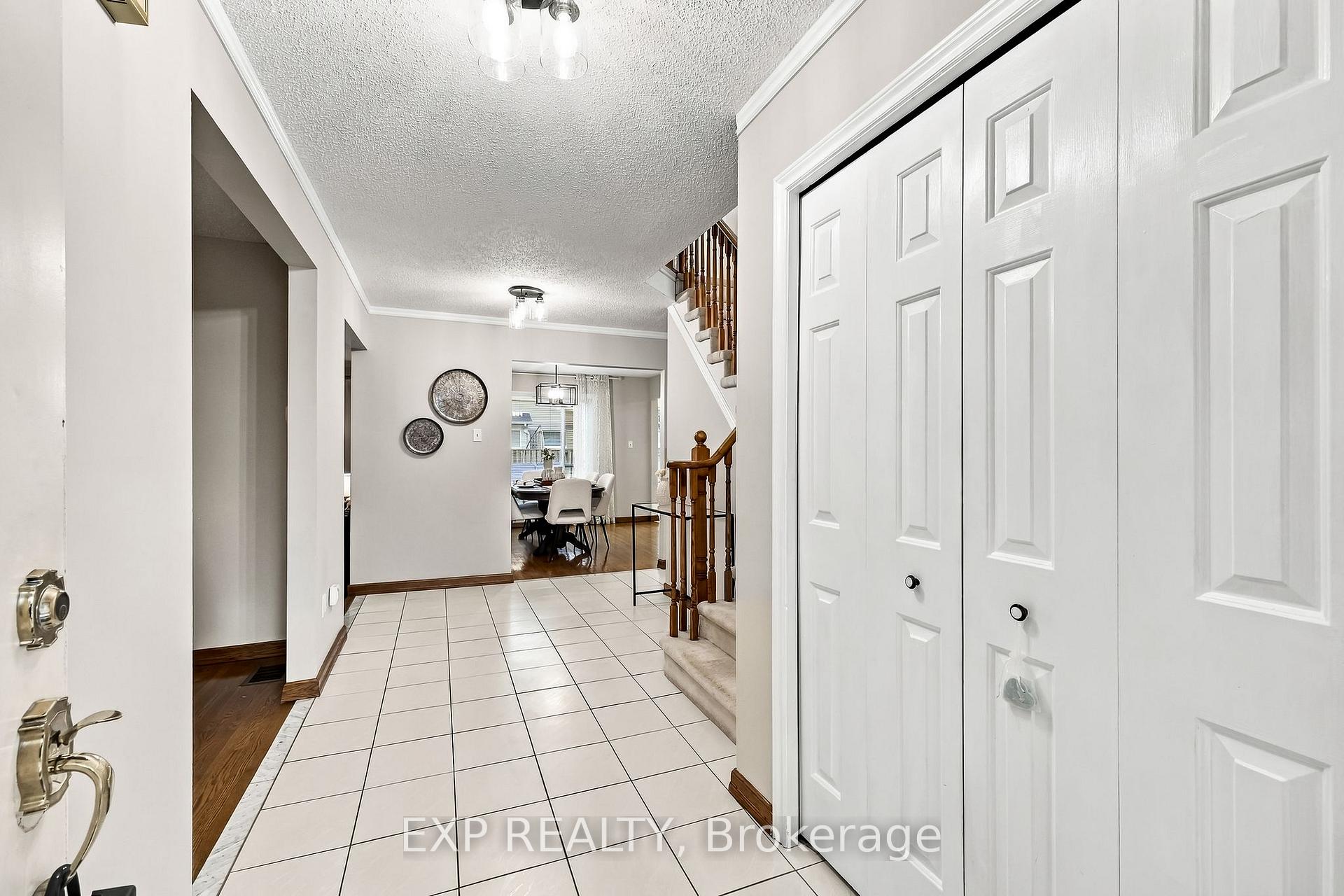Photo 5 of 40 Orchard Park Drive, Clarington, Bowmanville — HOMEH