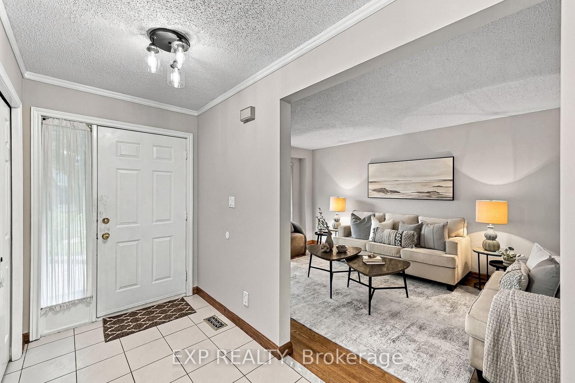 Photo 6 of 40 Orchard Park Drive, Clarington, Bowmanville — HOMEH