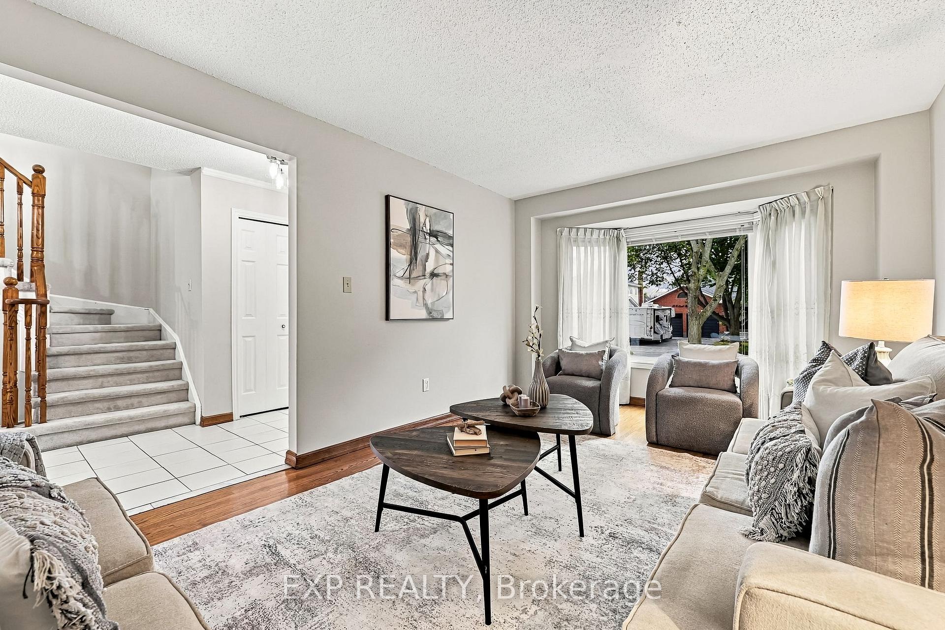 Photo 8 of 40 Orchard Park Drive, Clarington, Bowmanville — HOMEH