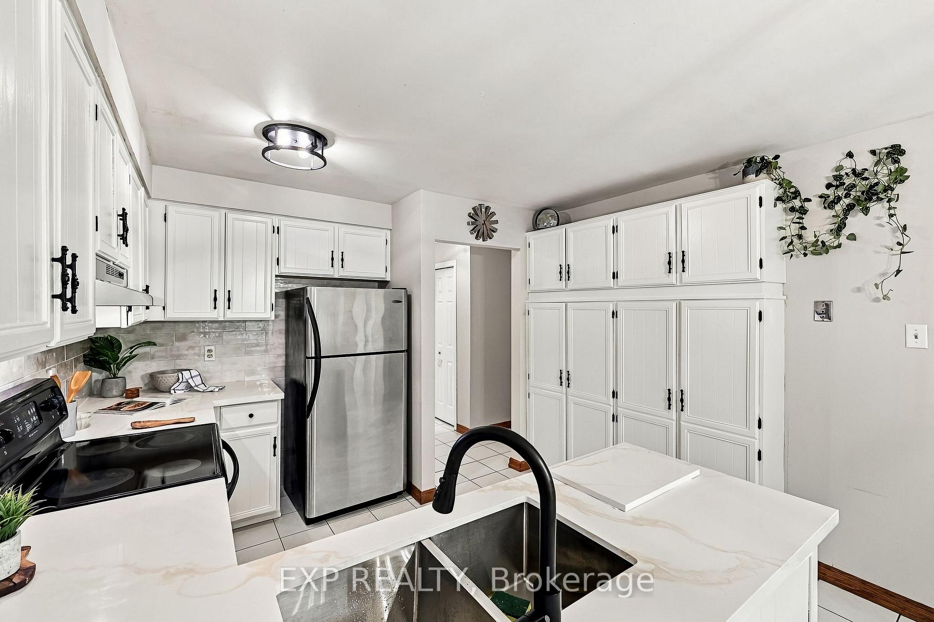 Photo 17 of 40 Orchard Park Drive, Clarington, Bowmanville — HOMEH