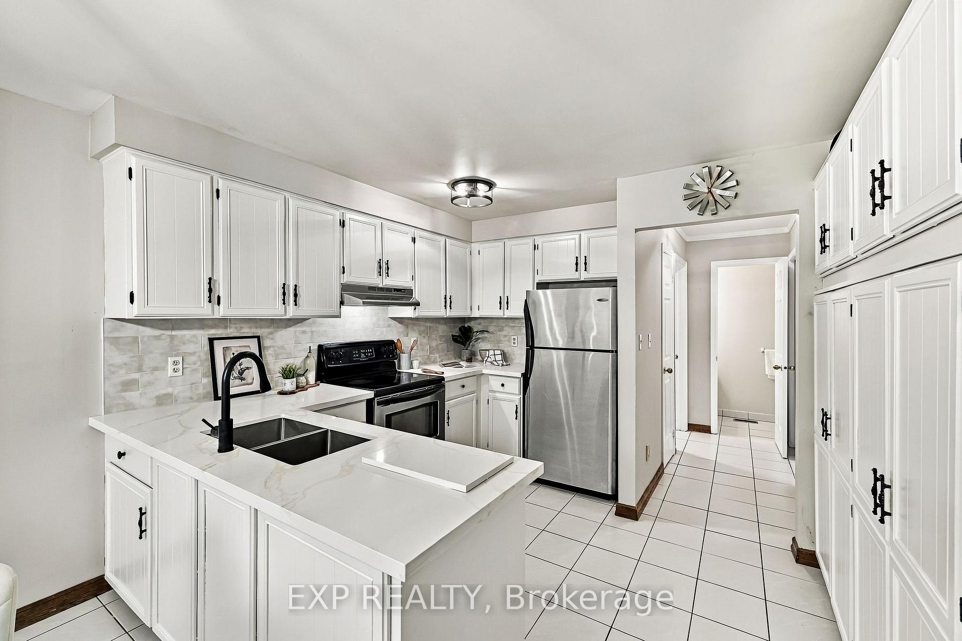 Photo 18 of 40 Orchard Park Drive, Clarington, Bowmanville — HOMEH