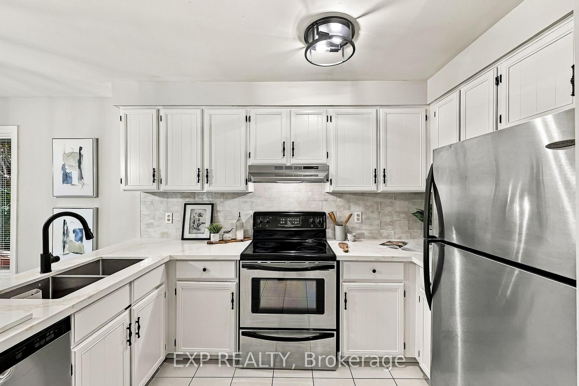 Photo 19 of 40 Orchard Park Drive, Clarington, Bowmanville — HOMEH