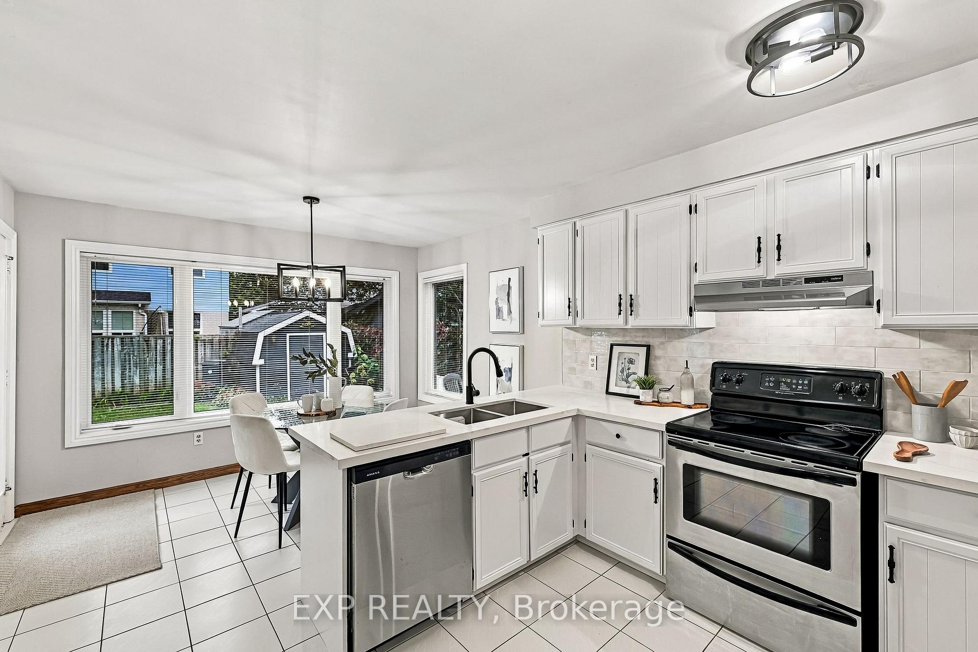 Photo 20 of 40 Orchard Park Drive, Clarington, Bowmanville — HOMEH