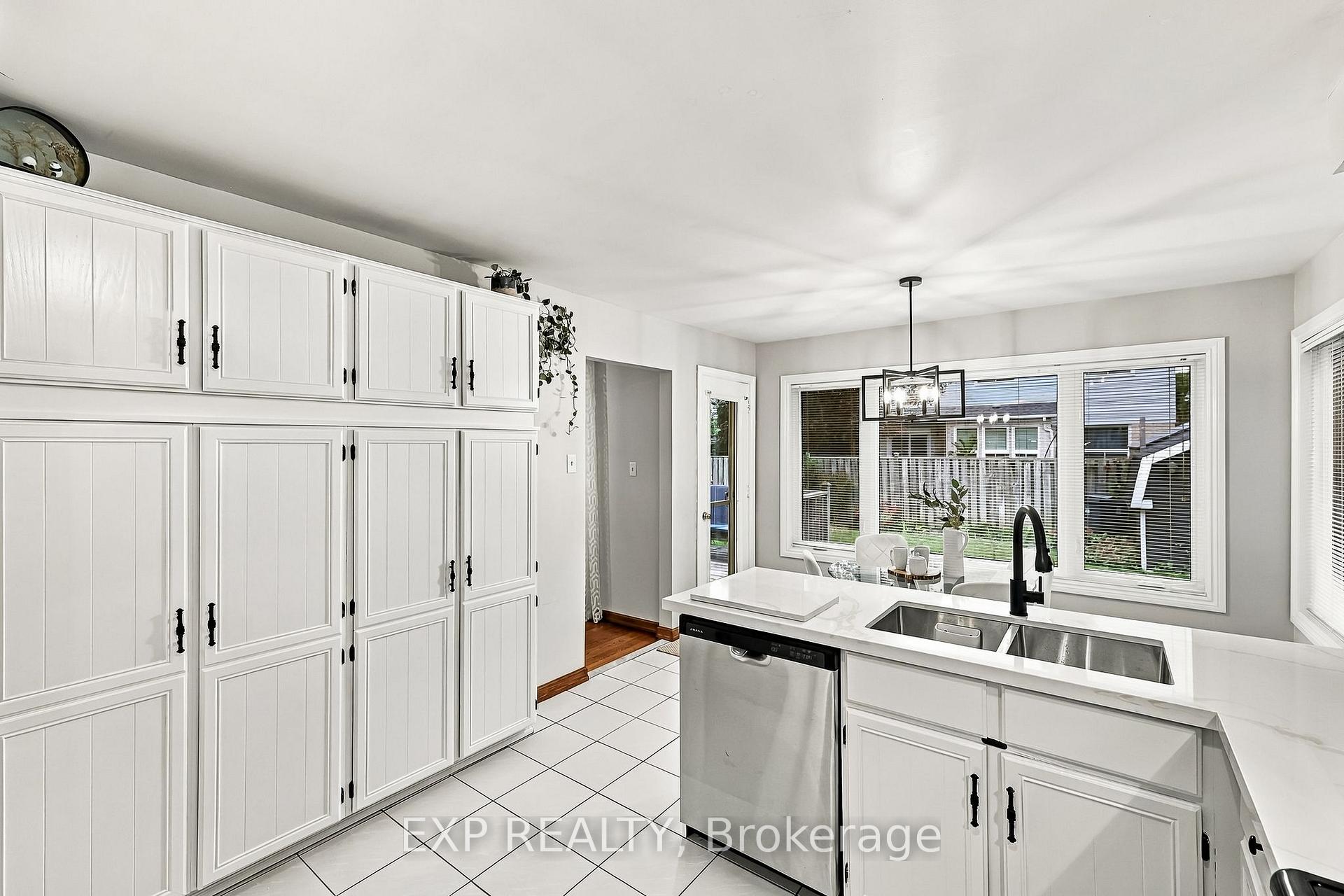 Photo 21 of 40 Orchard Park Drive, Clarington, Bowmanville — HOMEH