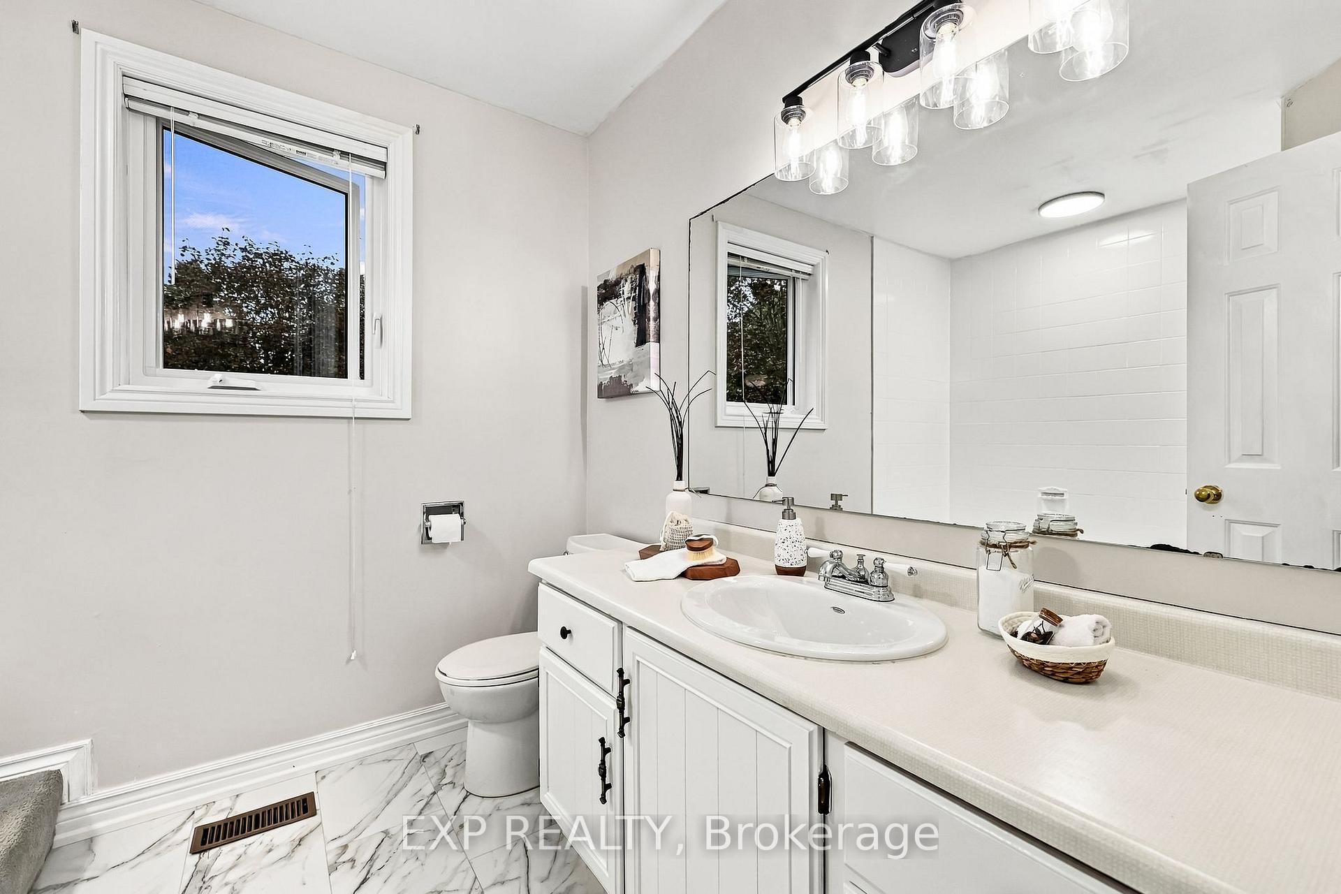 Photo 34 of 40 Orchard Park Drive, Clarington, Bowmanville — HOMEH
