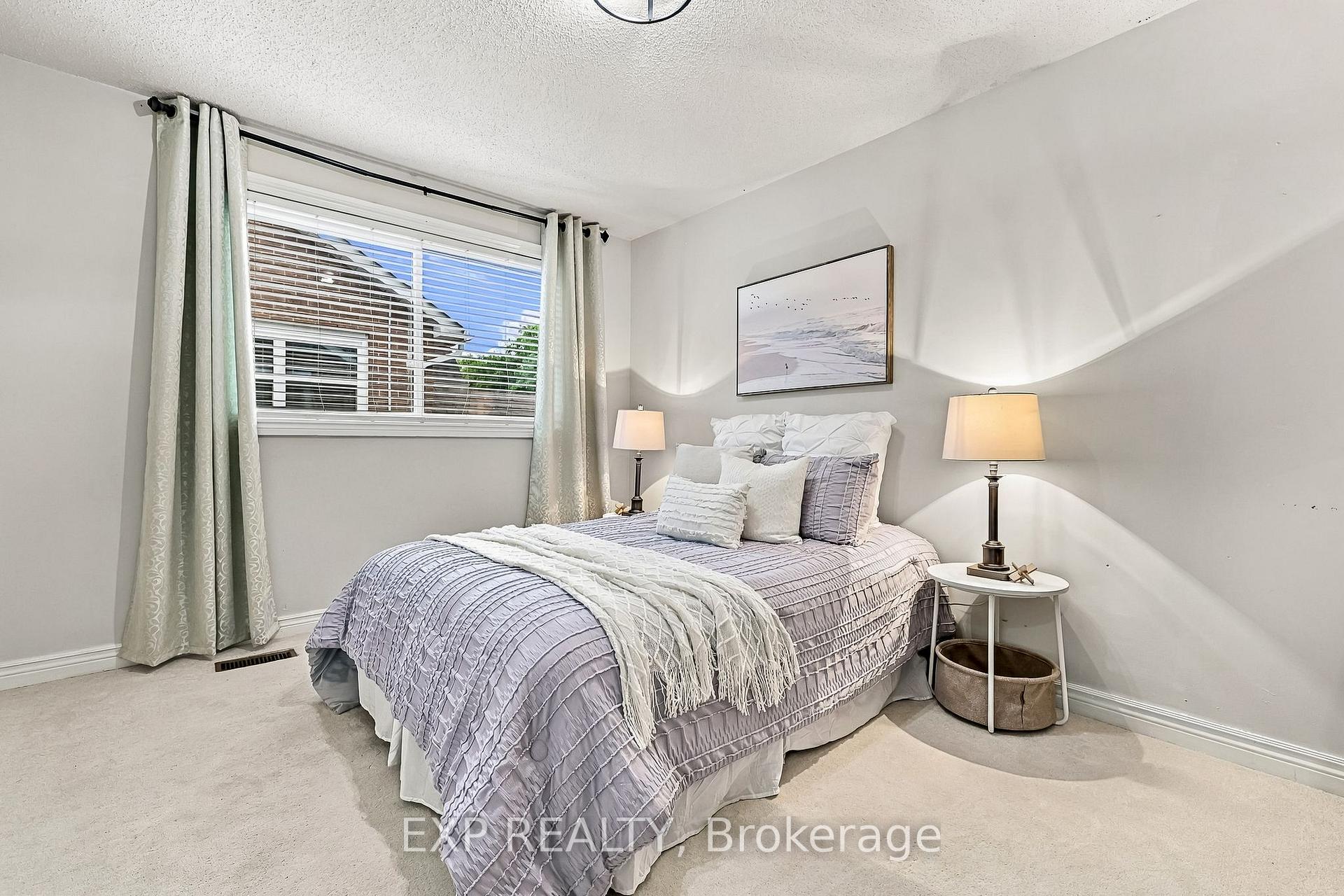 Photo 40 of 40 Orchard Park Drive, Clarington, Bowmanville — HOMEH