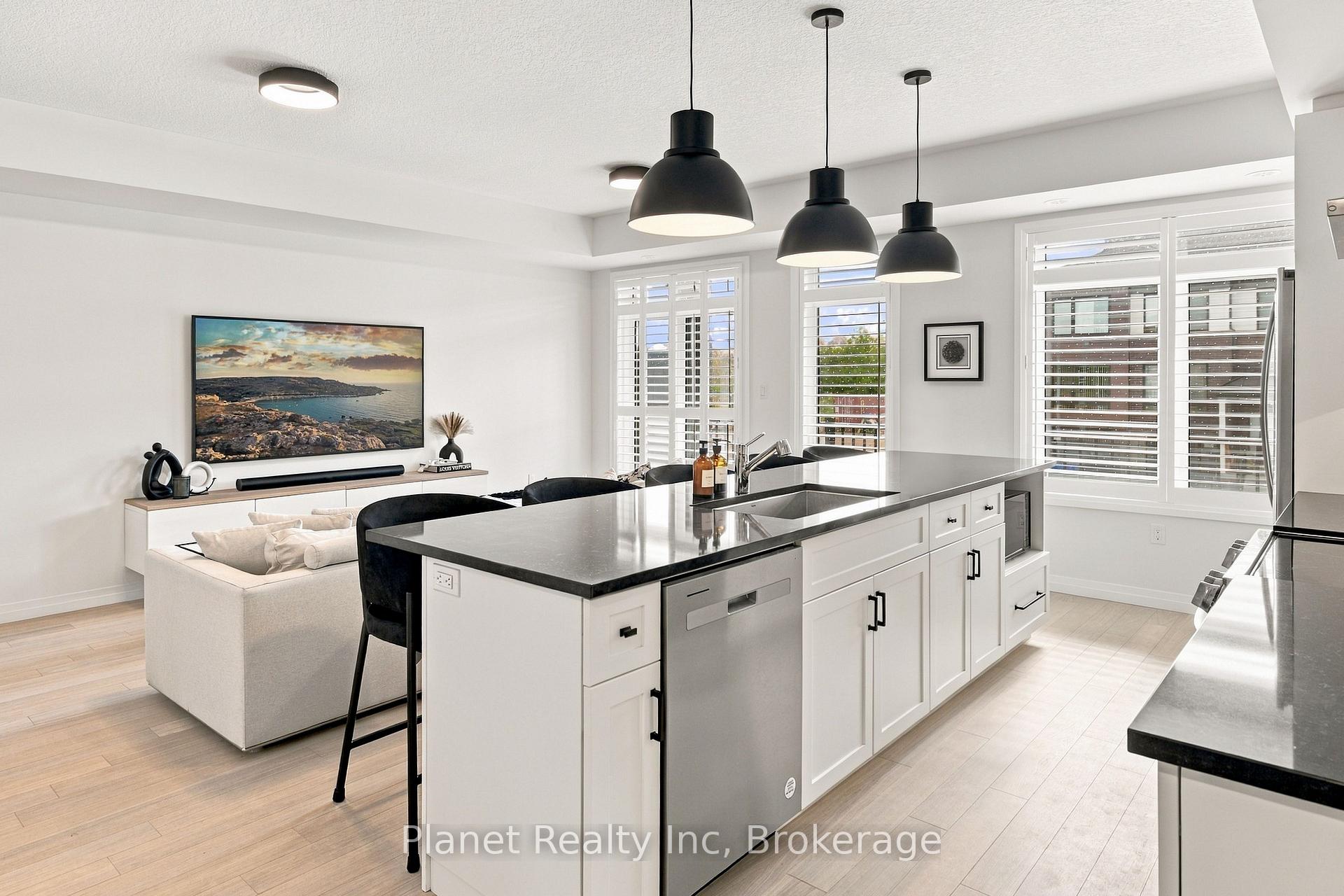 Photo 3 of 79 Thatcher Drive, Guelph, Kortright East — HOMEH