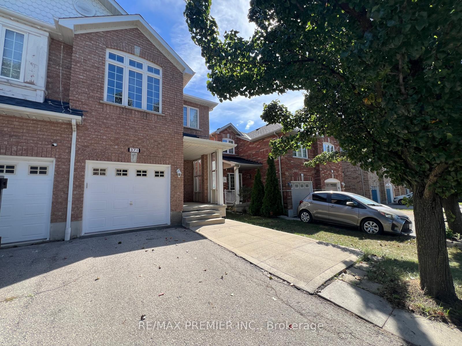 Photo 2 of 371 Krotone Crescent, Mississauga, Meadowvale Village — HOMEH