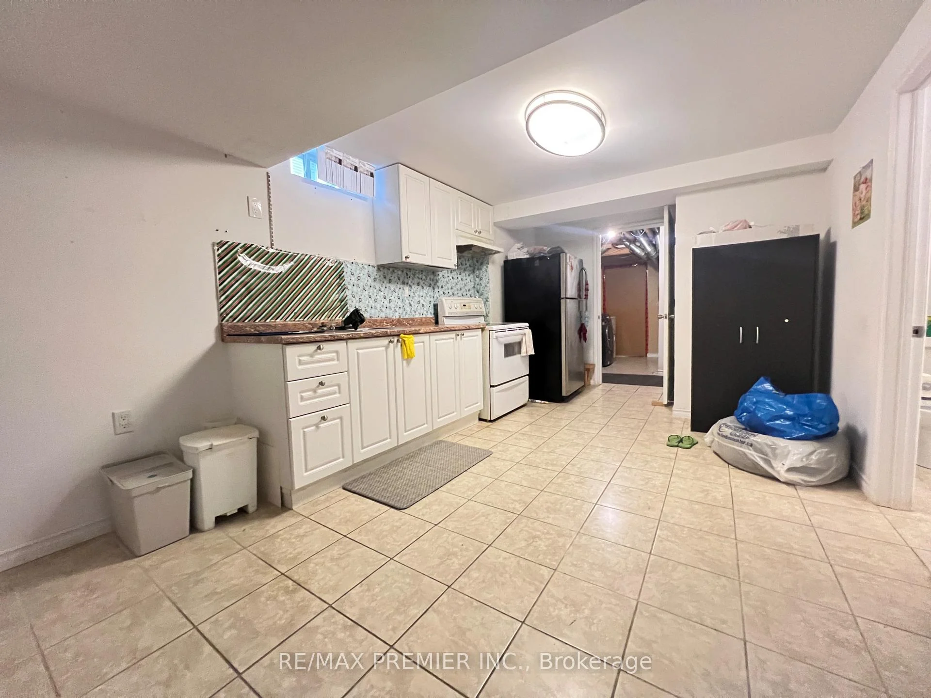 Photo 6 of 371 Krotone Crescent, Mississauga, Meadowvale Village — HOMEH