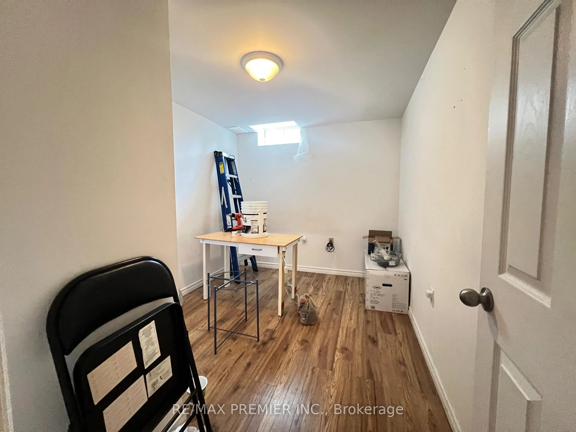 Photo 9 of 371 Krotone Crescent, Mississauga, Meadowvale Village — HOMEH