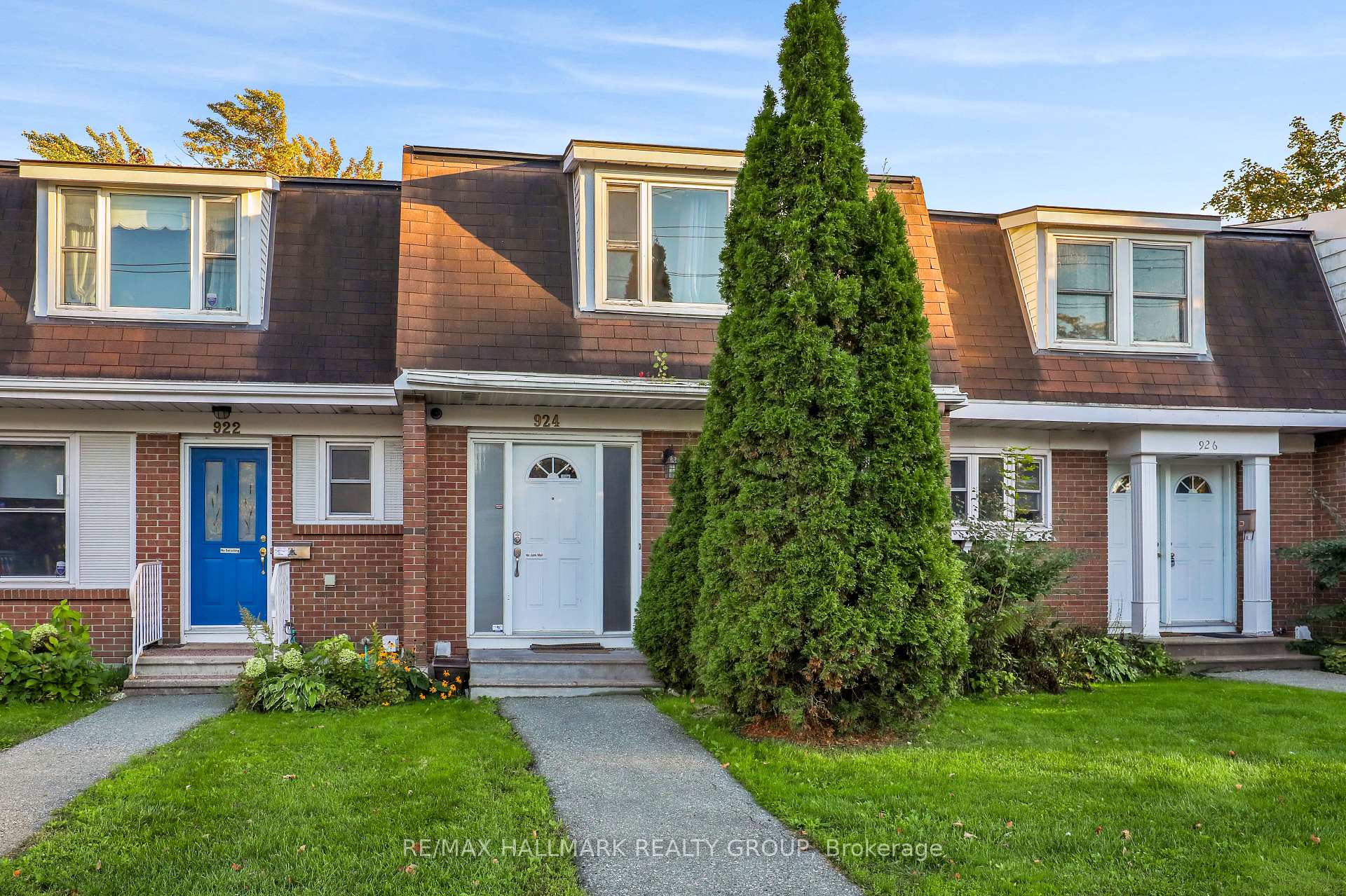 Photo 1 of 924 Dynes Road, Ottawa, Carleton Square — HOMEH