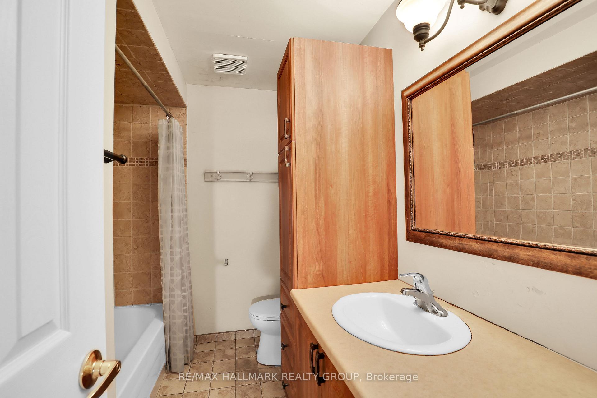 Photo 13 of 924 Dynes Road, Ottawa, Carleton Square — HOMEH