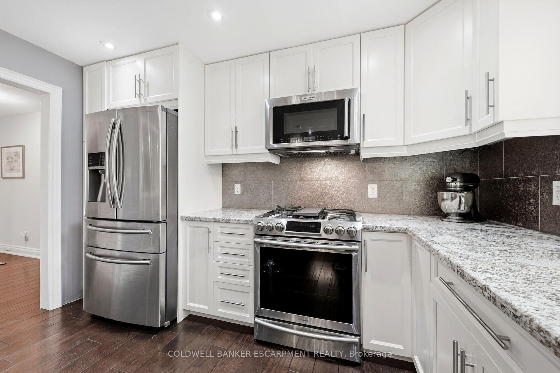 Photo 7 of 20 Princess Anne Drive, Halton Hills, Georgetown — HOMEH