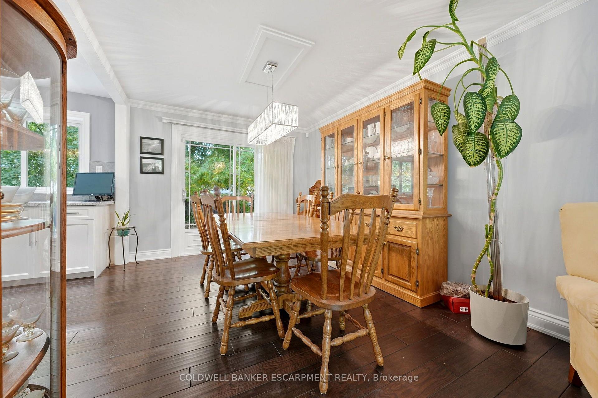 Photo 9 of 20 Princess Anne Drive, Halton Hills, Georgetown — HOMEH