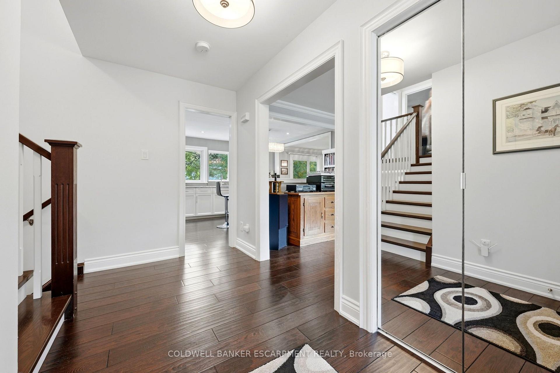Photo 10 of 20 Princess Anne Drive, Halton Hills, Georgetown — HOMEH