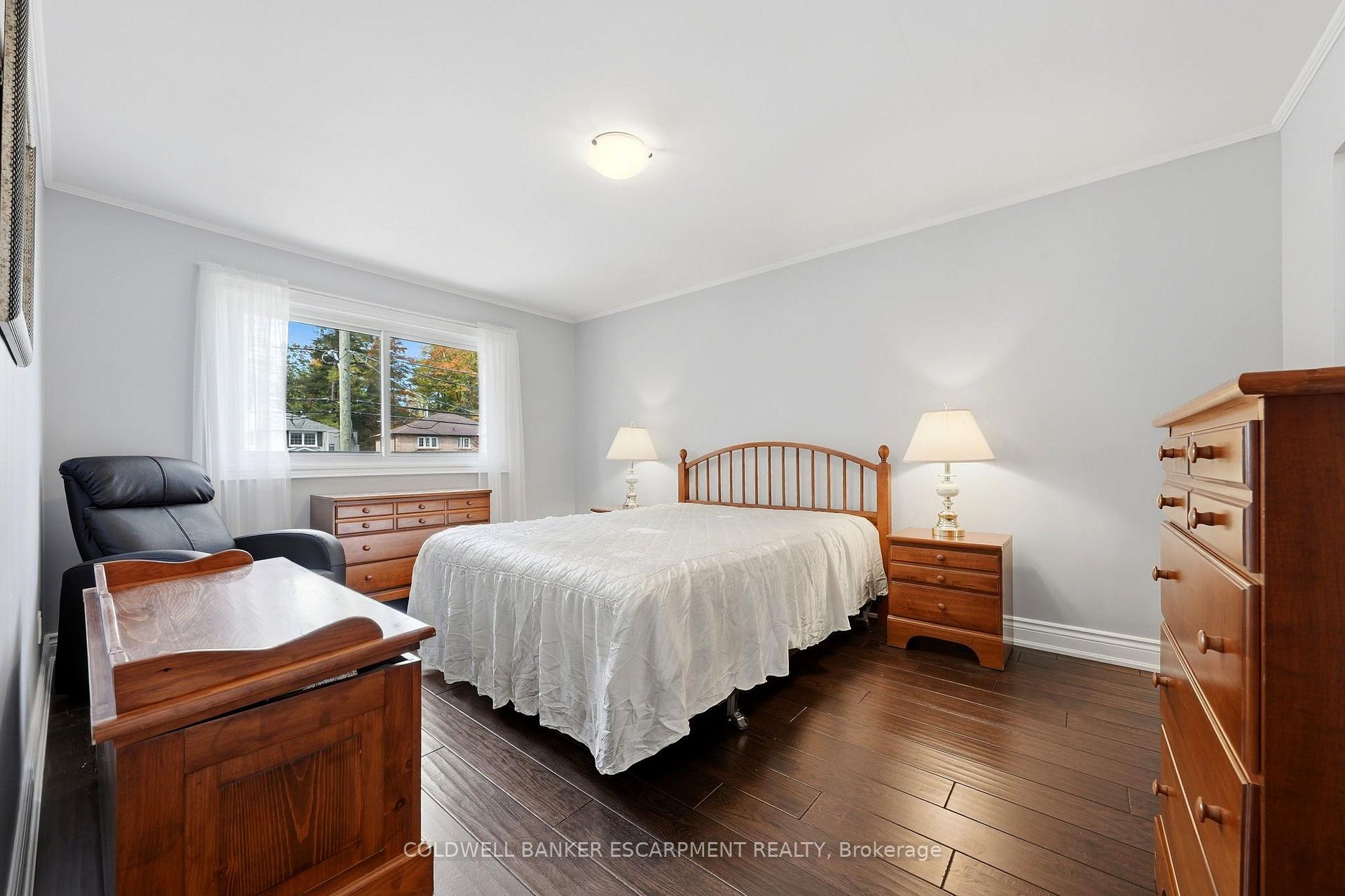 Photo 22 of 20 Princess Anne Drive, Halton Hills, Georgetown — HOMEH
