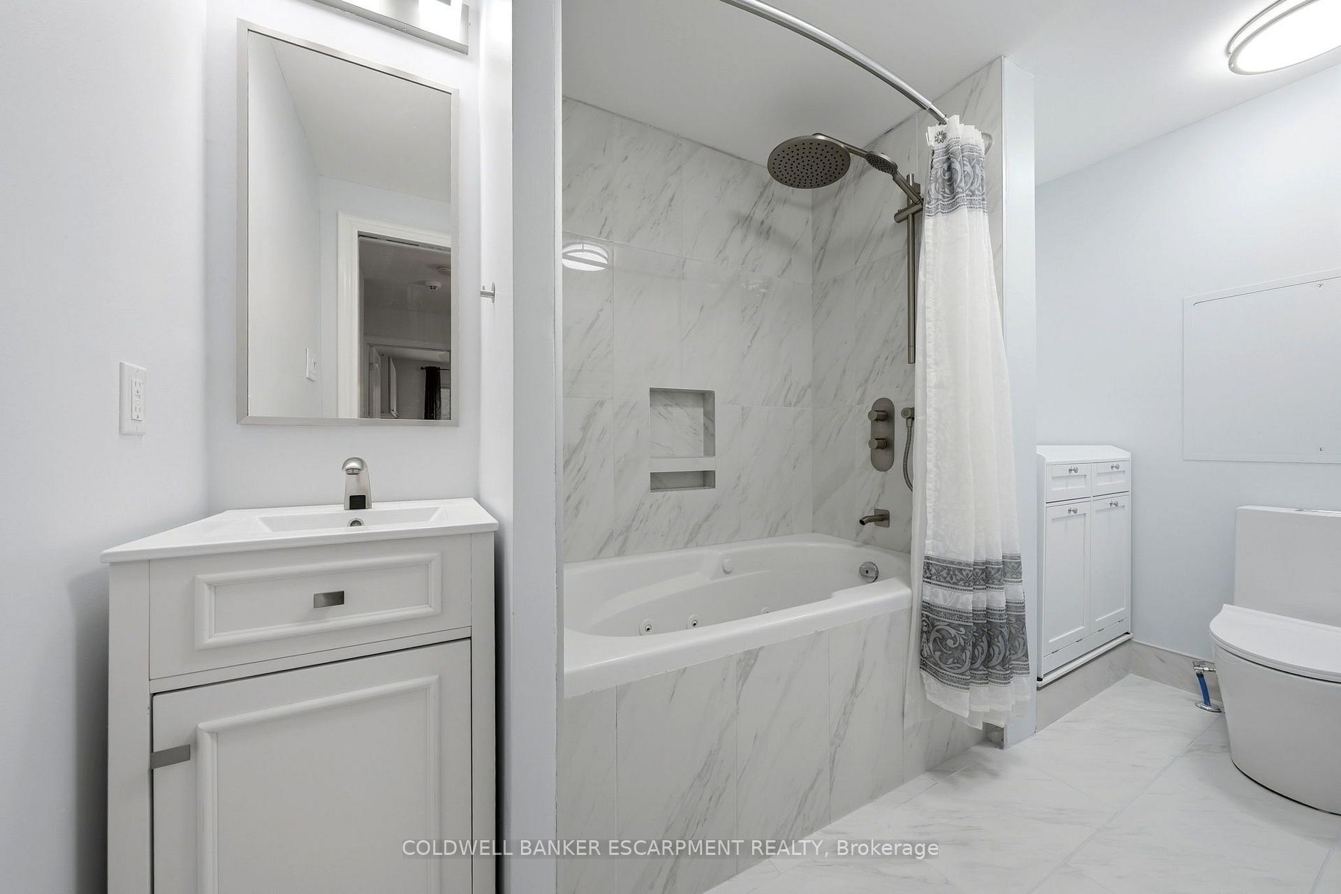 Photo 25 of 20 Princess Anne Drive, Halton Hills, Georgetown — HOMEH