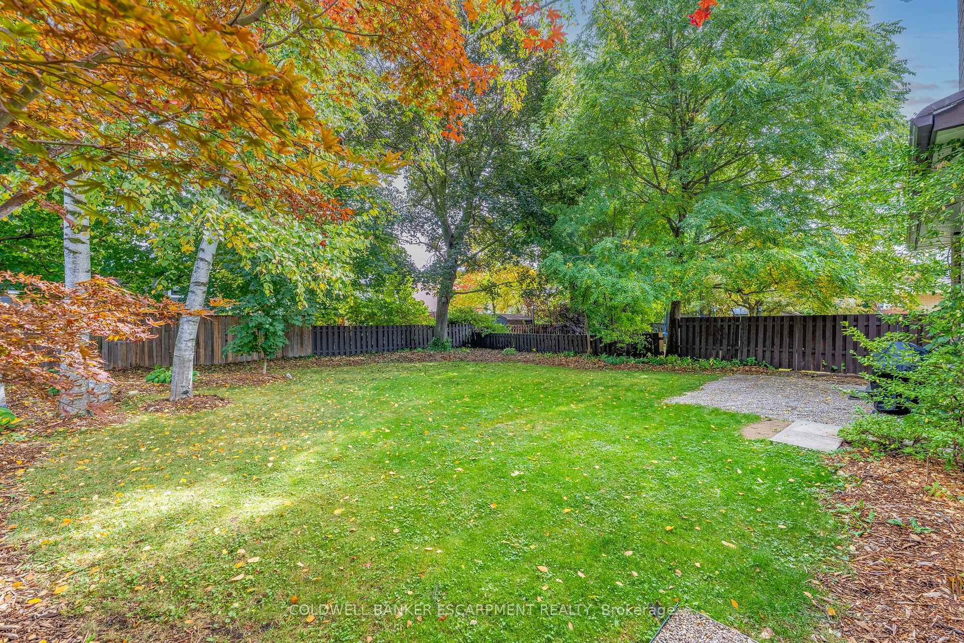 Photo 34 of 20 Princess Anne Drive, Halton Hills, Georgetown — HOMEH
