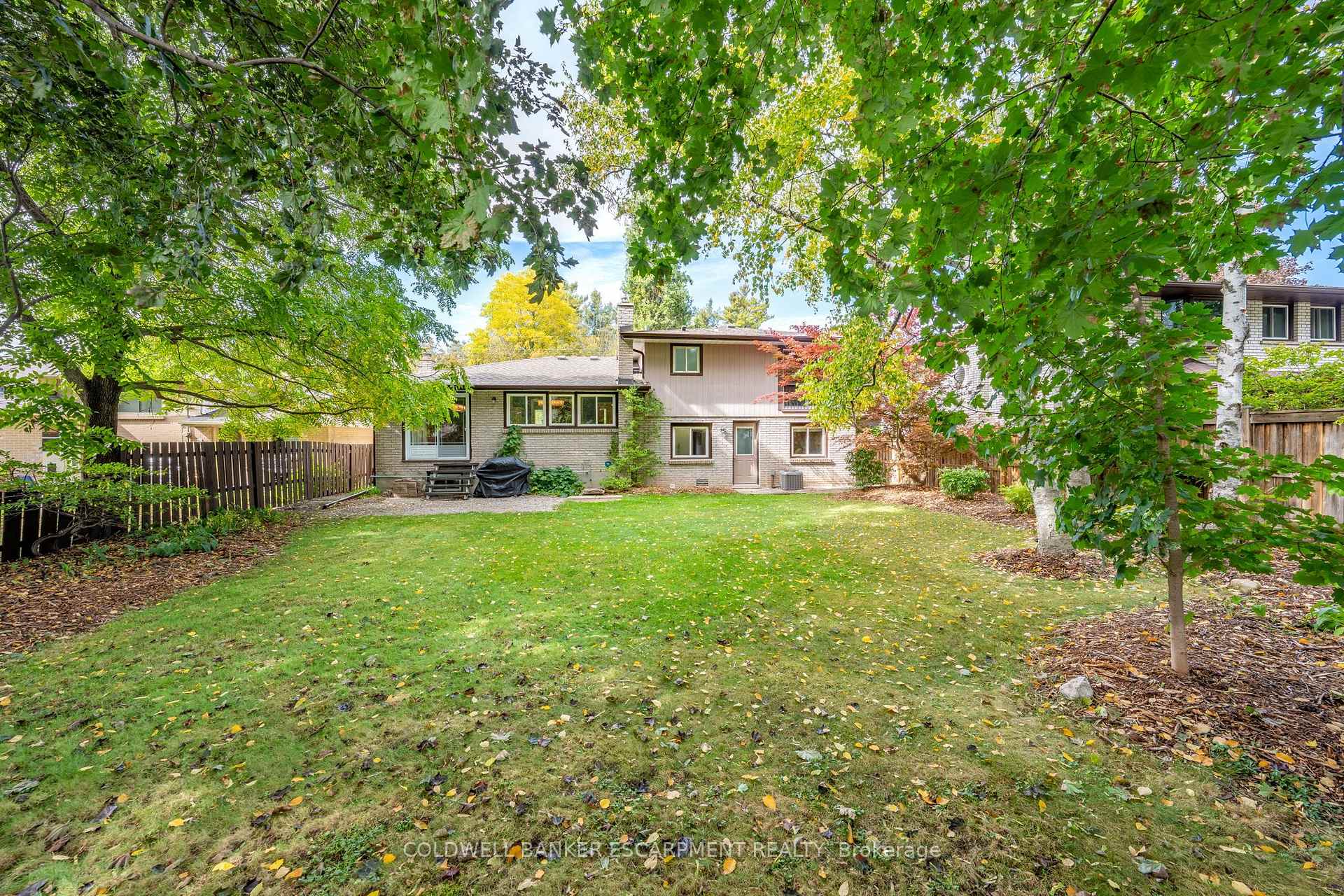 Photo 35 of 20 Princess Anne Drive, Halton Hills, Georgetown — HOMEH