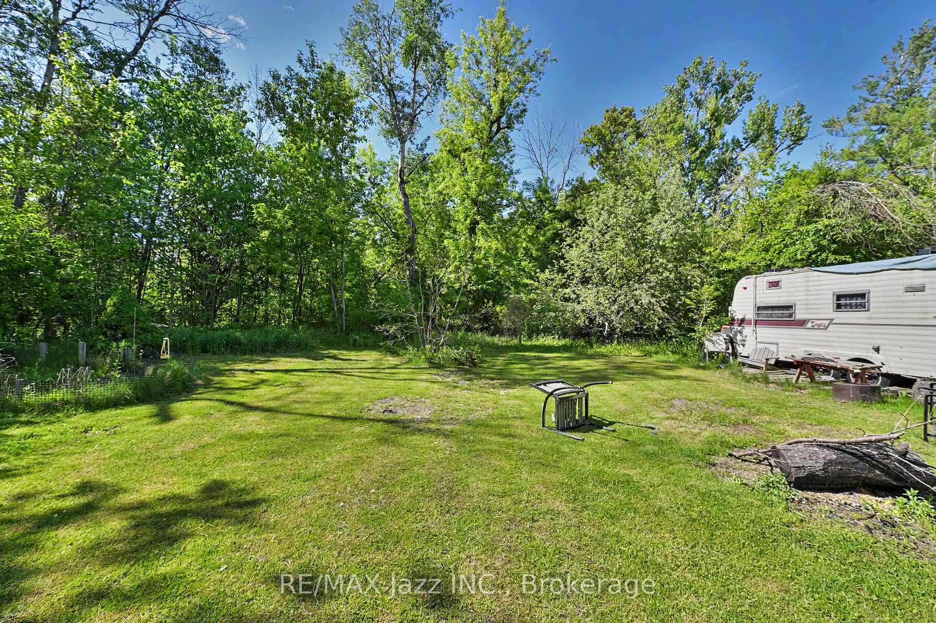 Photo 25 of 4 Hubbard Street, Georgina, Pefferlaw — HOMEH