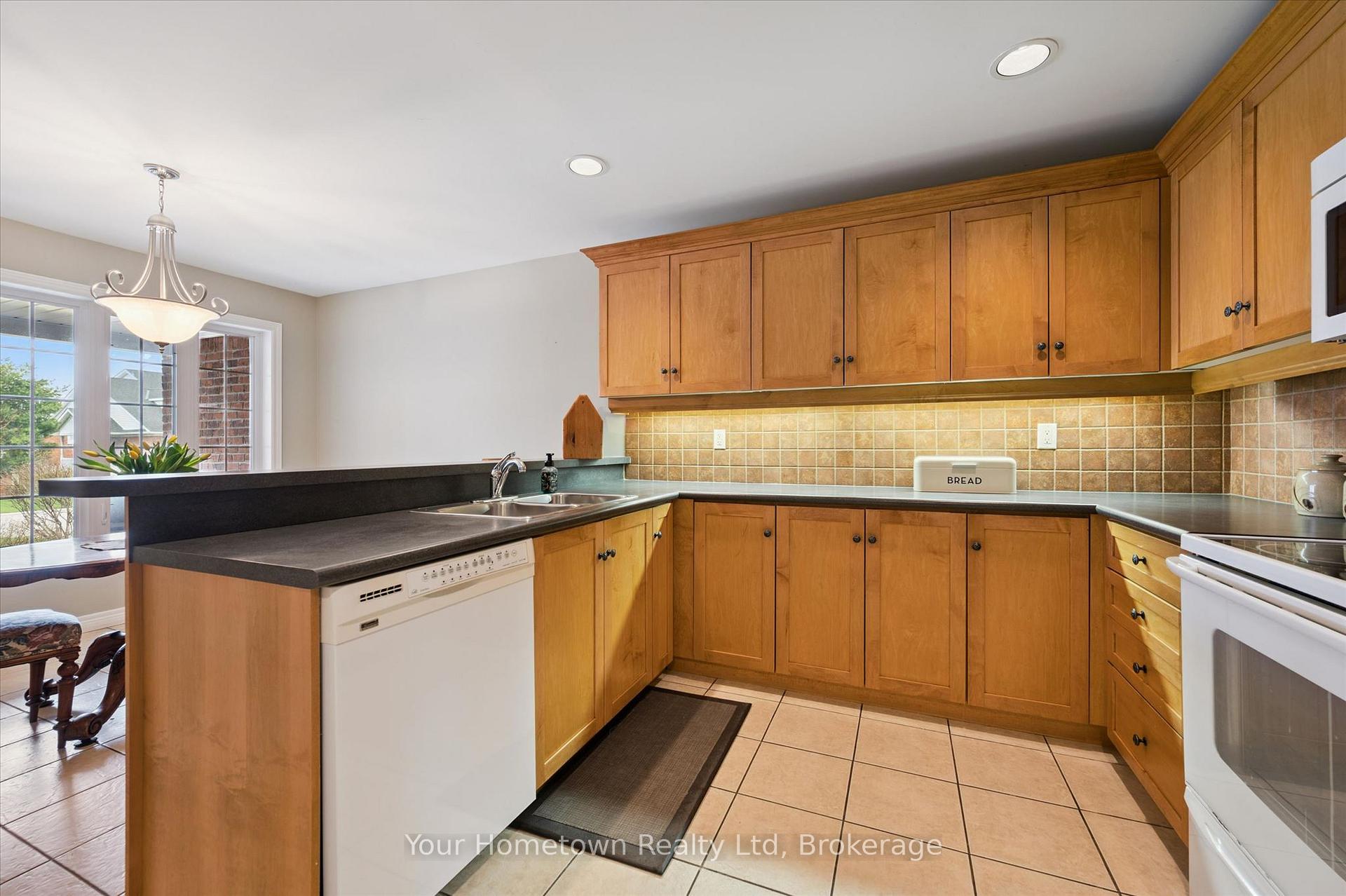 Photo 11 of 115 Riverwalk Place, Guelph/Eramosa, Rockwood — HOMEH