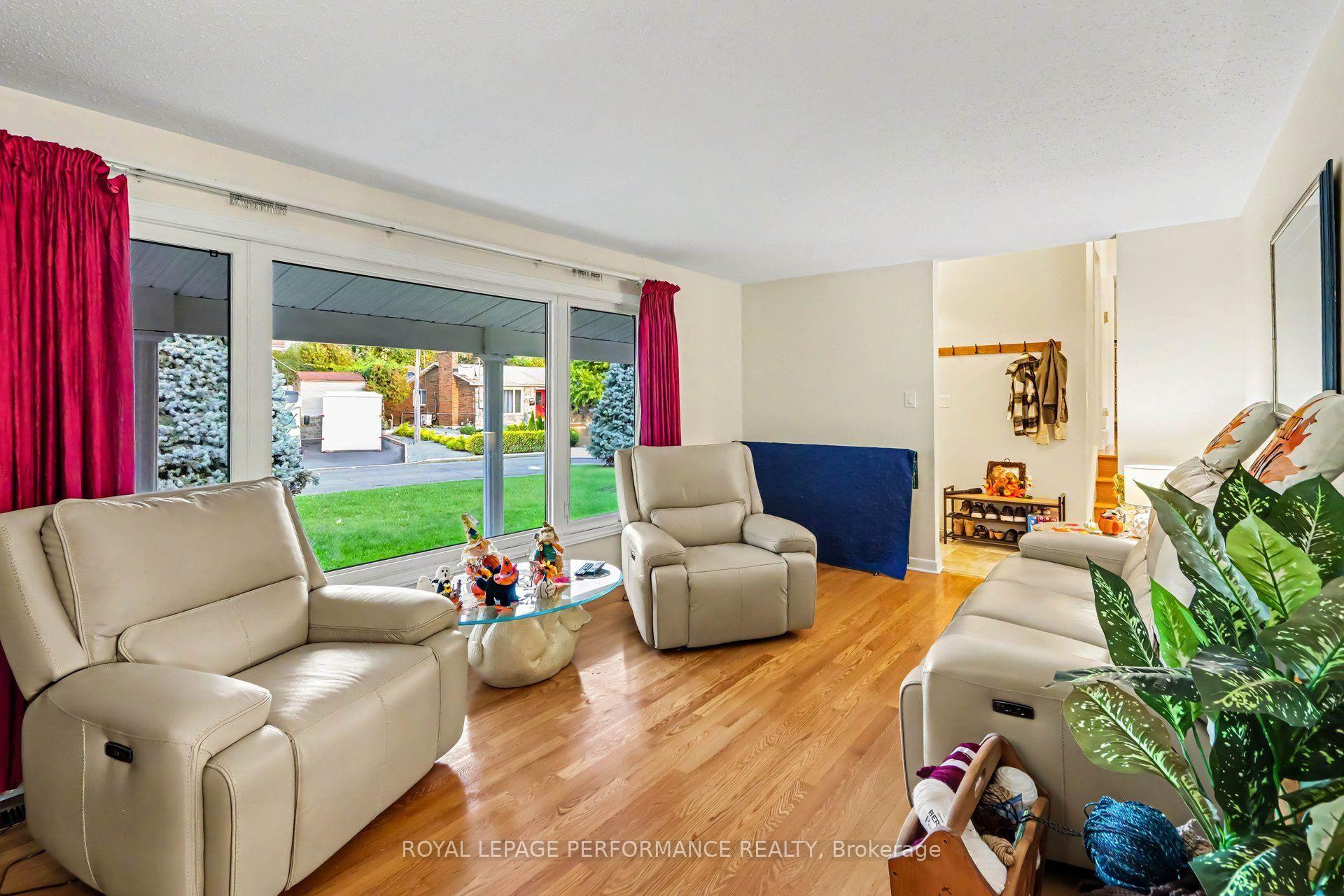 Photo 6 of 21 Pulford Crescent, Ottawa, Bayshore — HOMEH