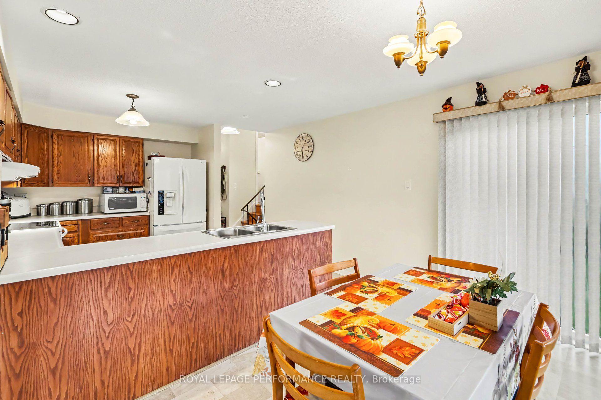 Photo 14 of 21 Pulford Crescent, Ottawa, Bayshore — HOMEH