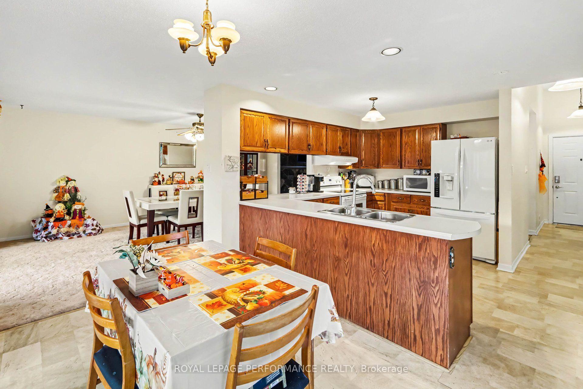 Photo 15 of 21 Pulford Crescent, Ottawa, Bayshore — HOMEH