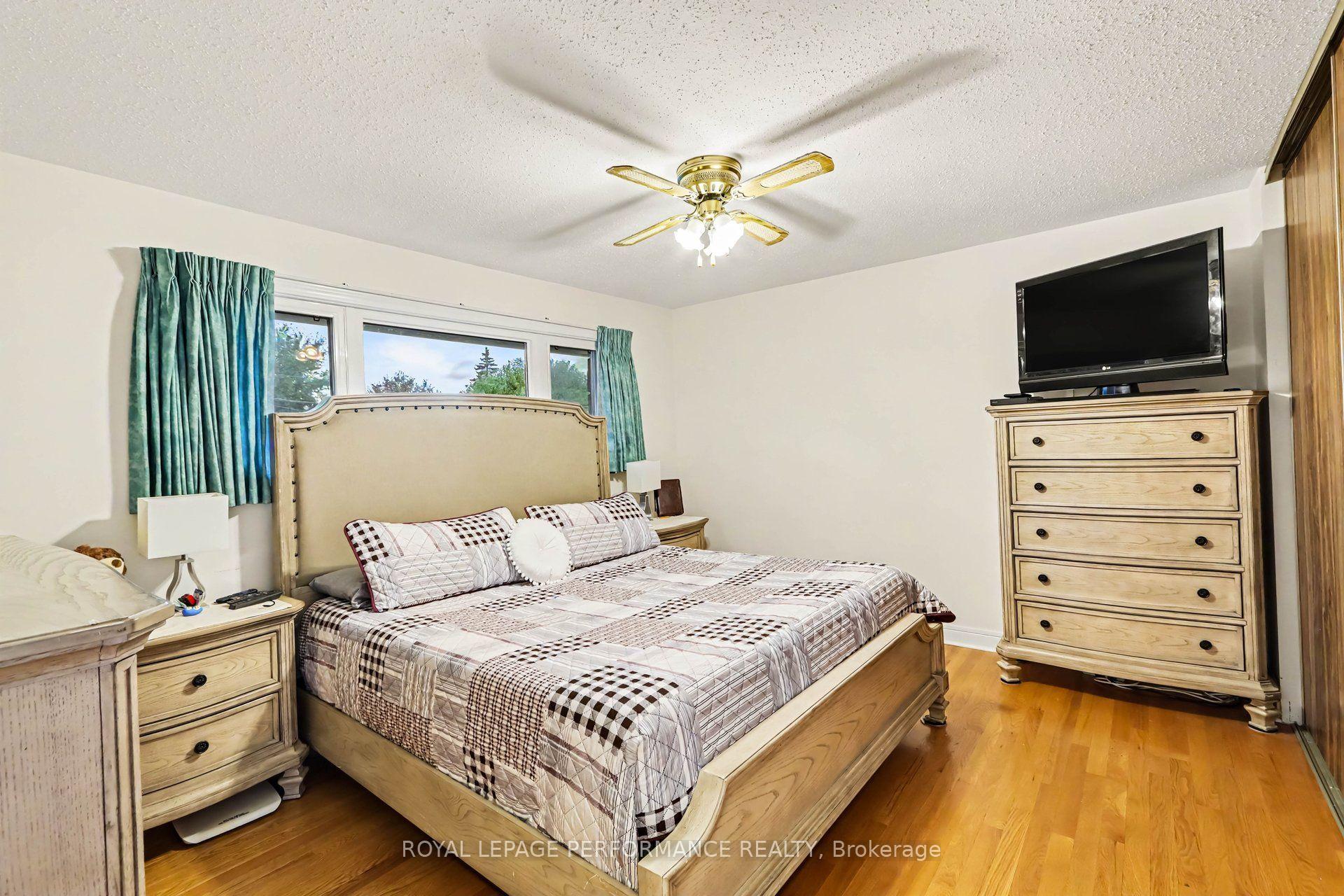 Photo 16 of 21 Pulford Crescent, Ottawa, Bayshore — HOMEH