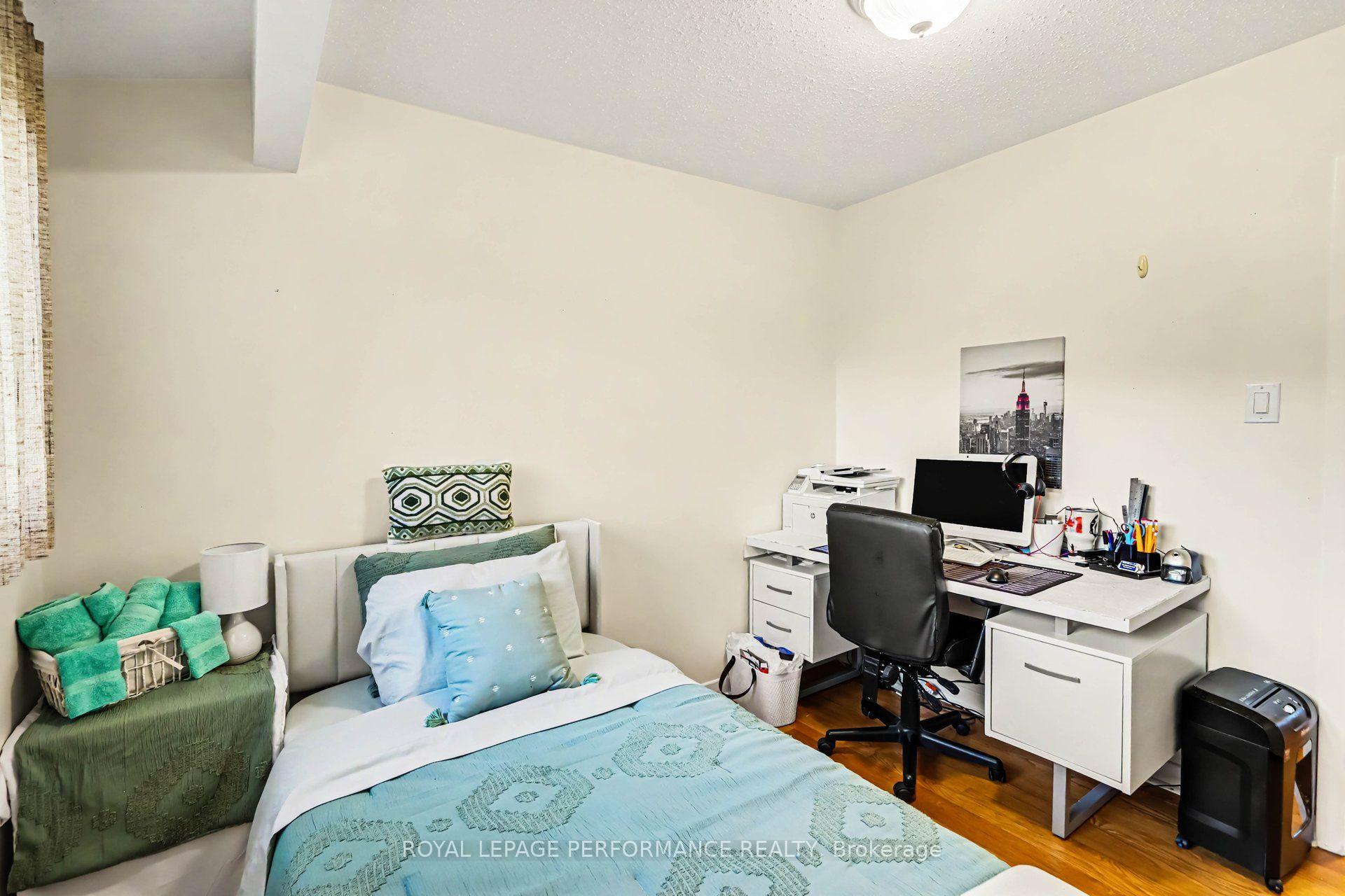 Photo 22 of 21 Pulford Crescent, Ottawa, Bayshore — HOMEH