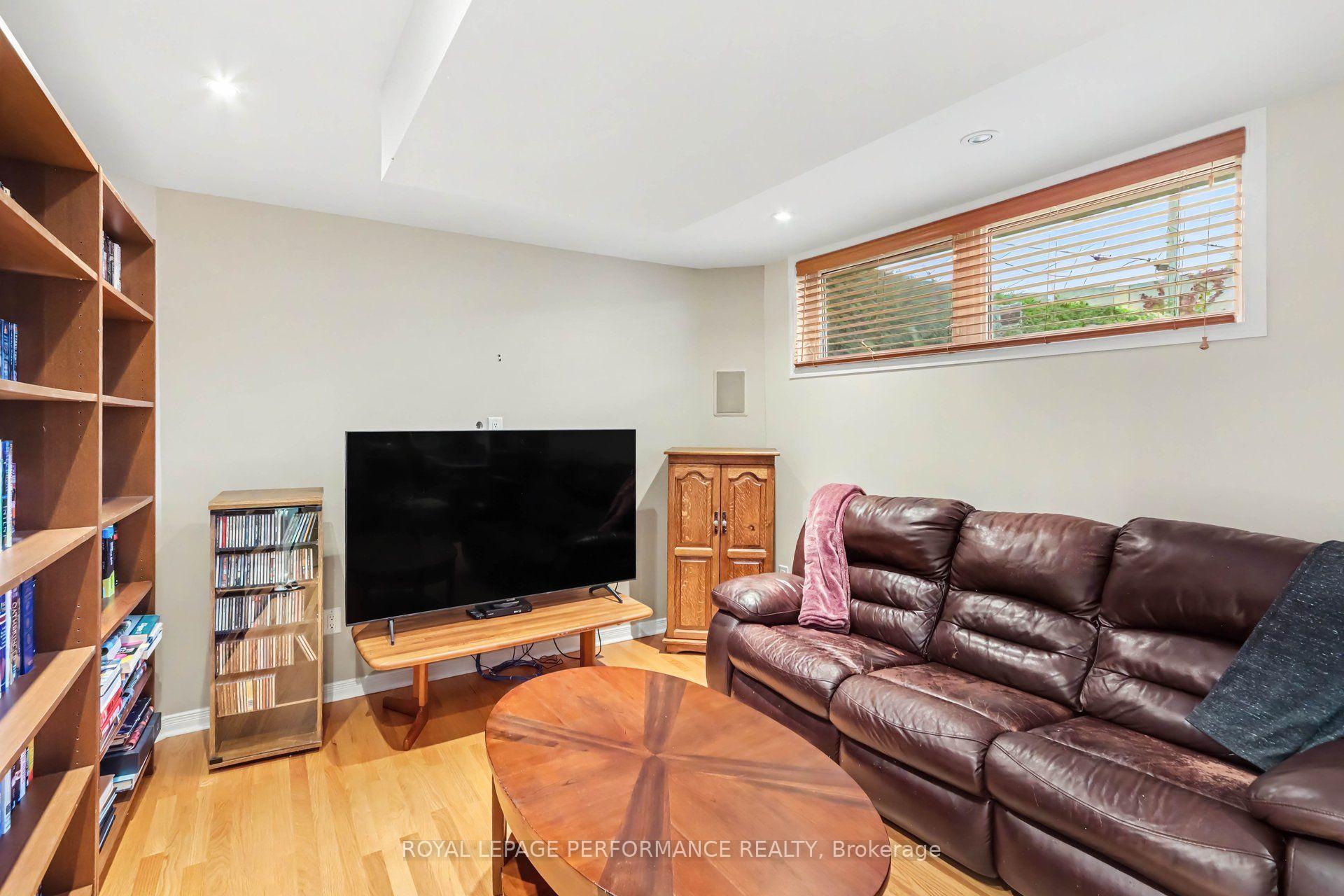 Photo 23 of 21 Pulford Crescent, Ottawa, Bayshore — HOMEH